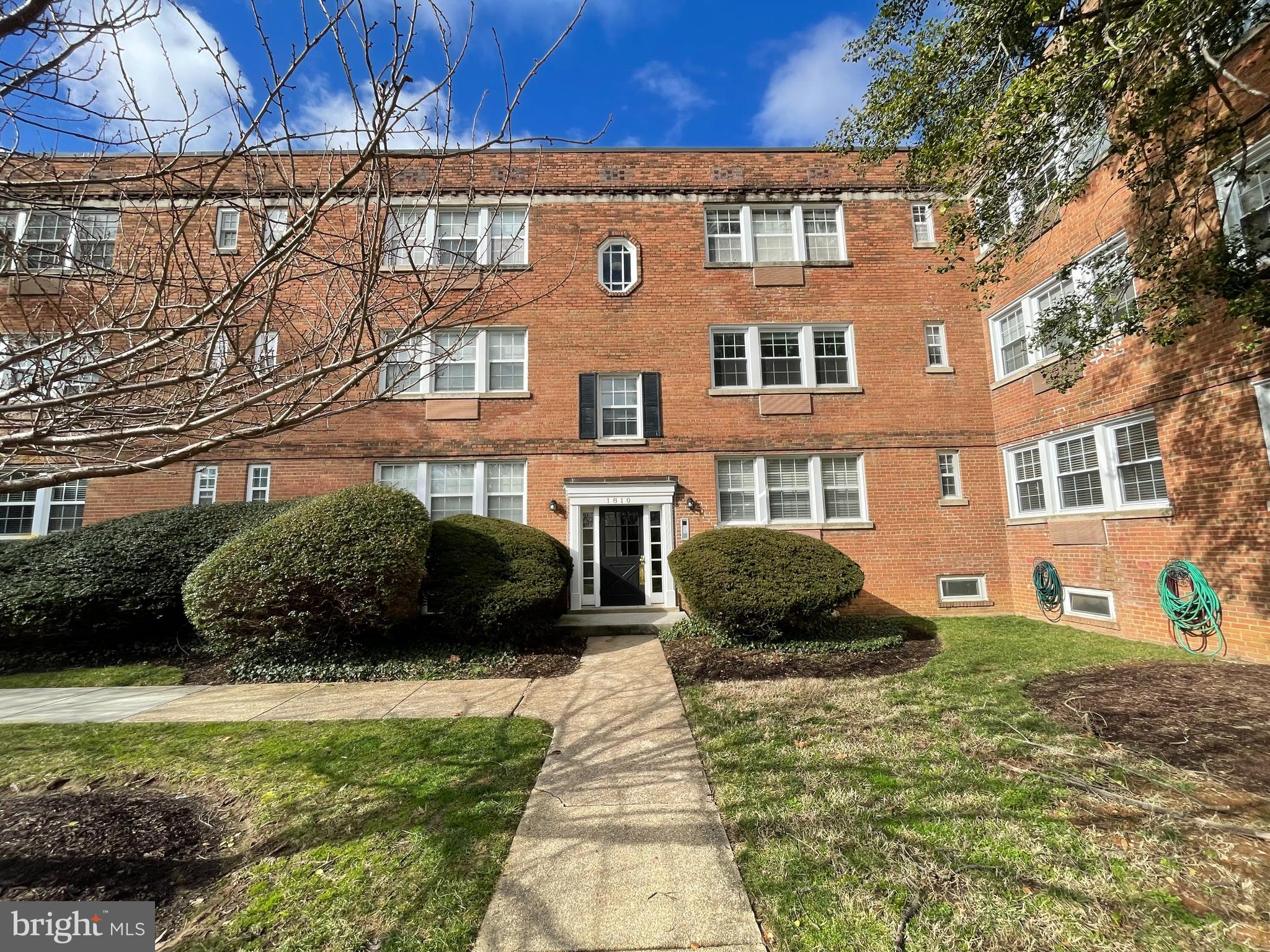 POTOWMACK CROSSING - Residential Lease