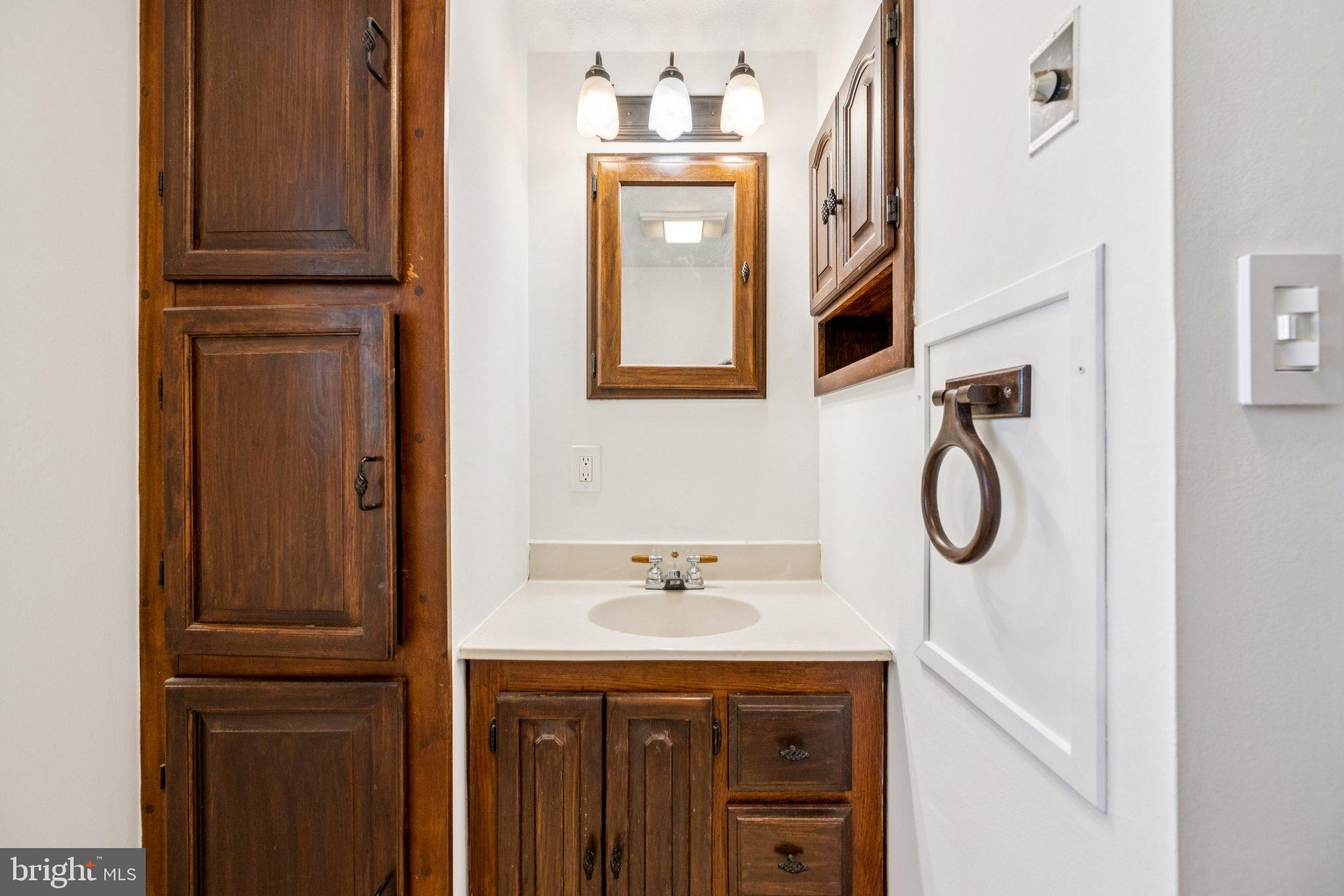 HOLLY HILL MANOR - Residential