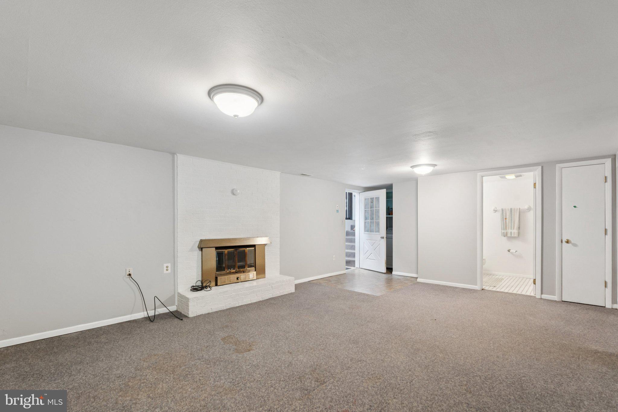 HOLLY HILL MANOR - Residential