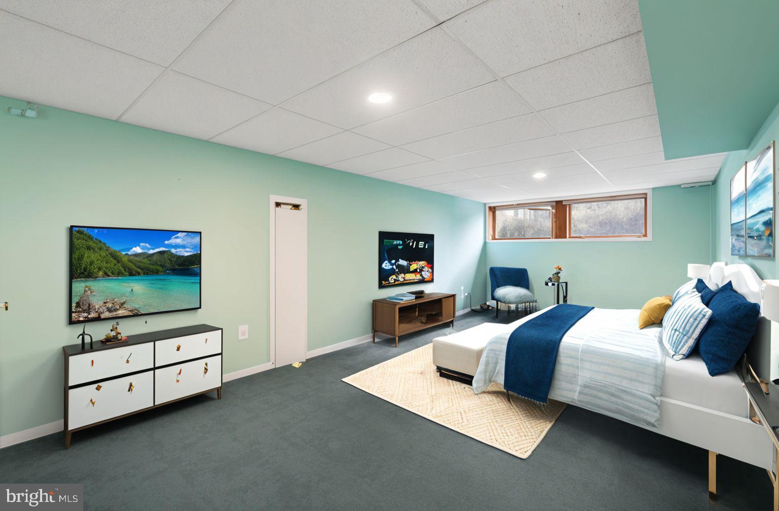 HOLLY HILL MANOR - Residential