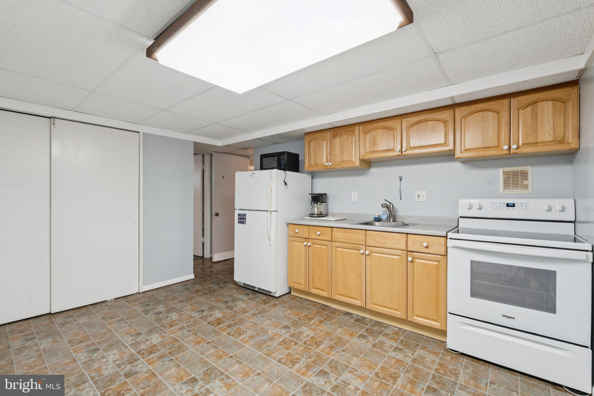 HOLLY HILL MANOR - Residential