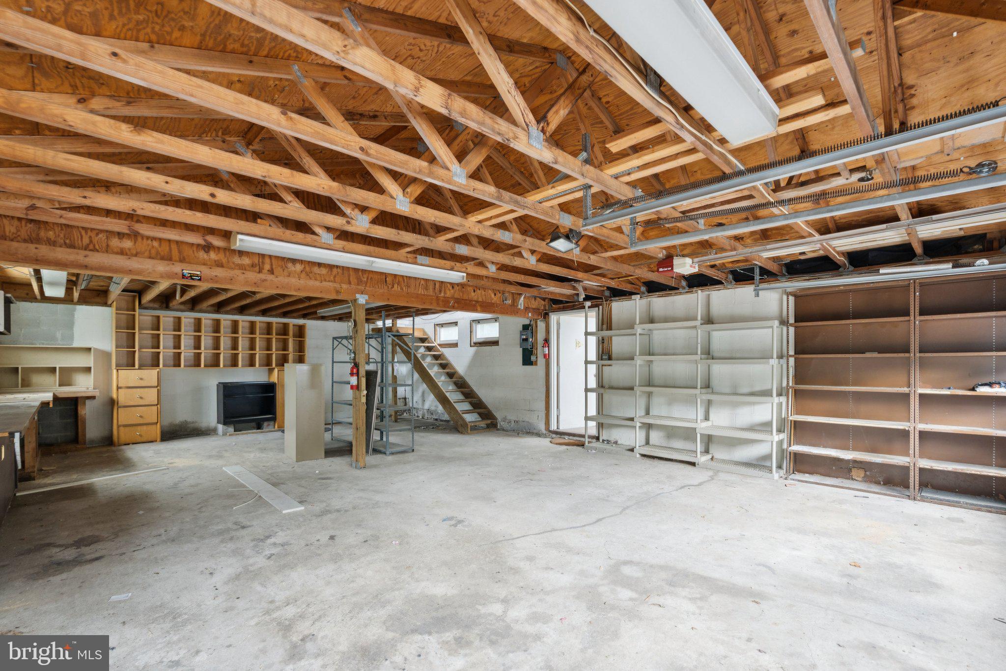 HOLLY HILL MANOR - Residential