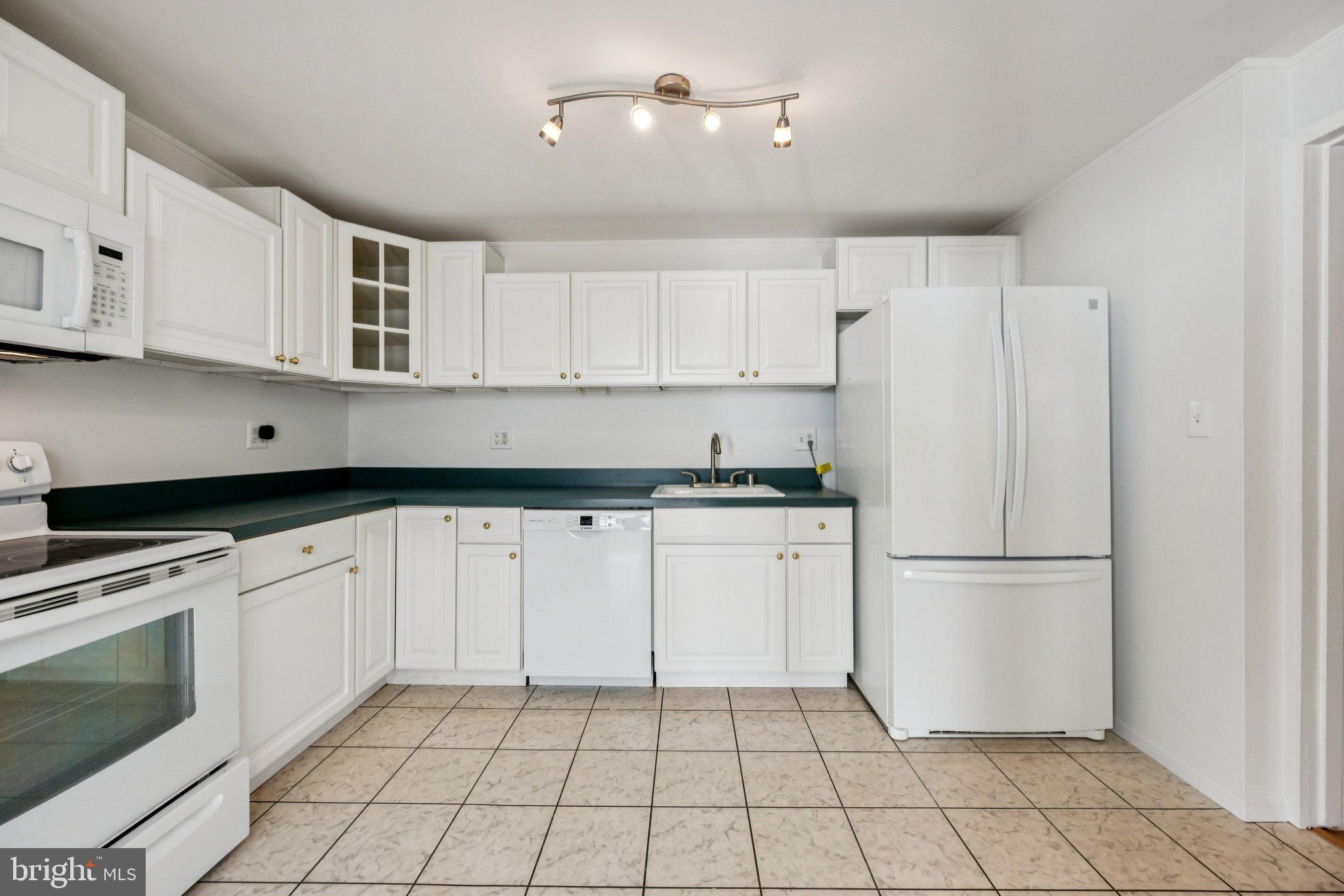 HOLLY HILL MANOR - Residential