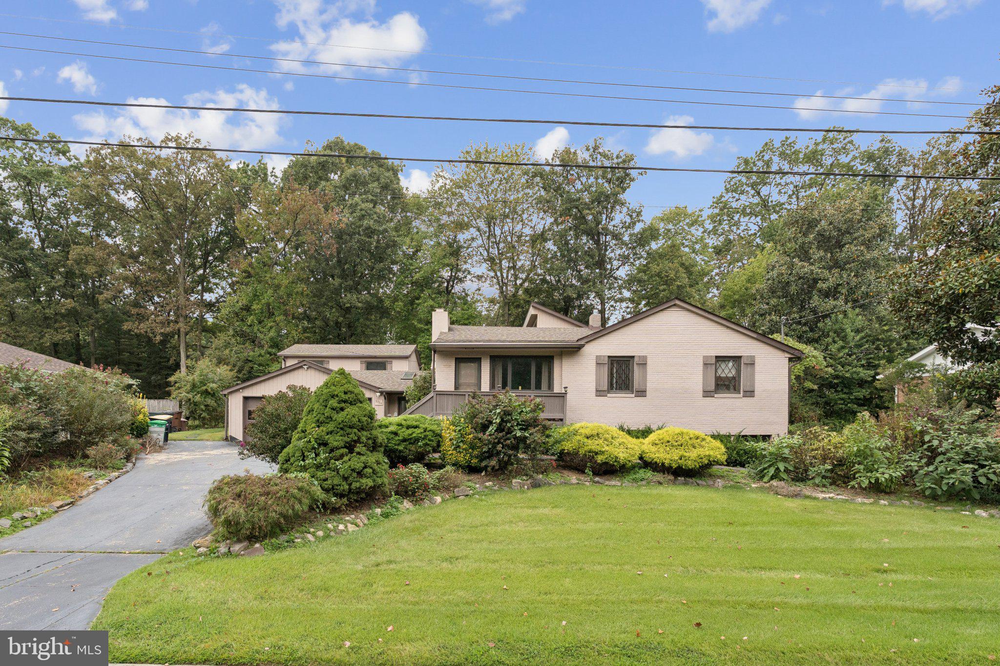 HOLLY HILL MANOR - Residential