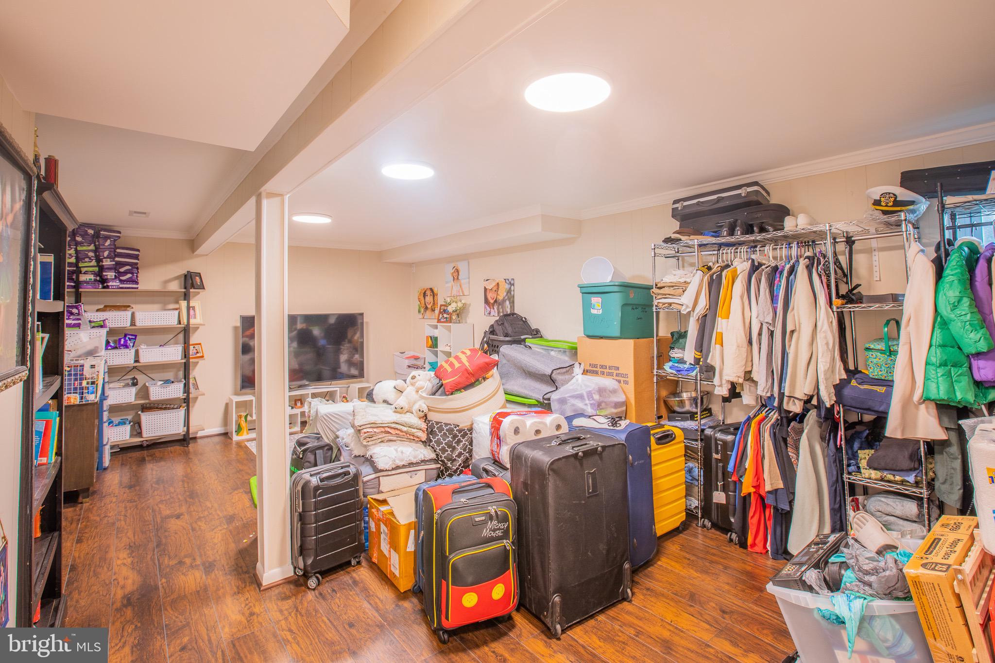 ROCKVILLE - Residential Lease