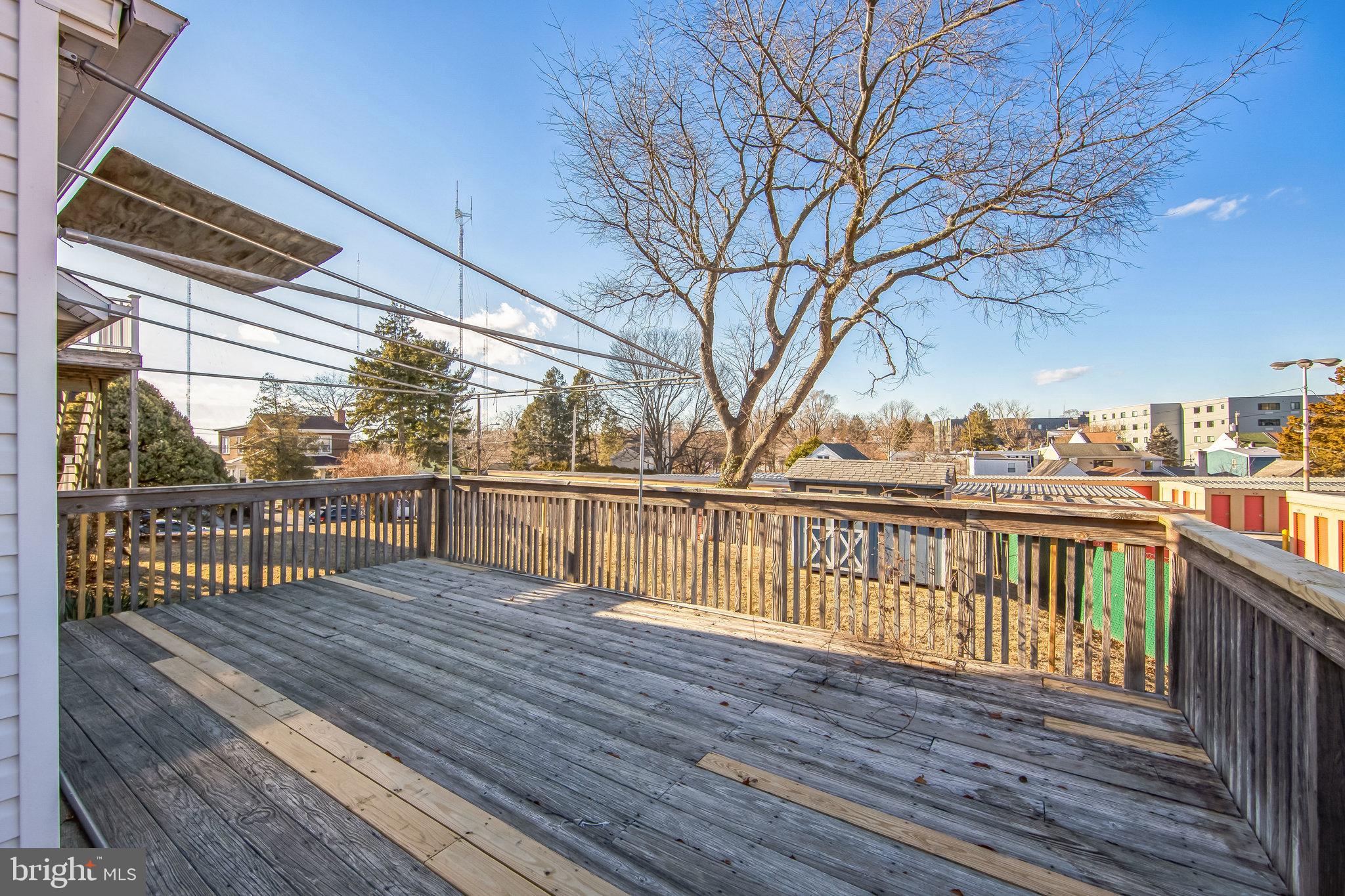 ROXBOROUGH - Residential