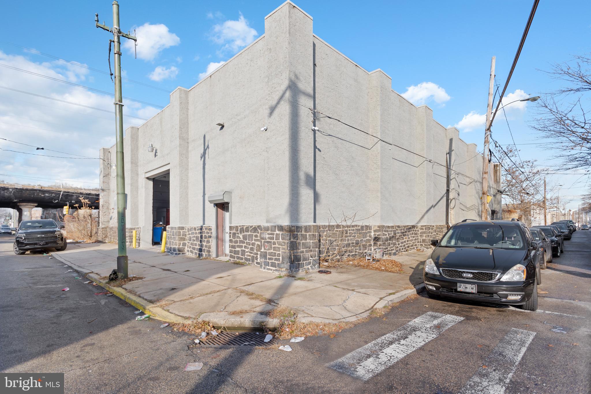 2415 MORRIS STREET