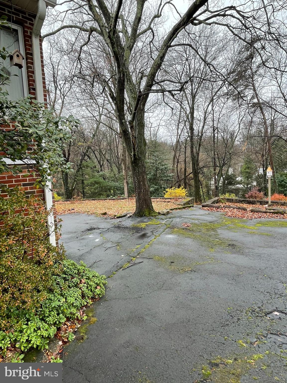 COUNTRY ACRES - Residential