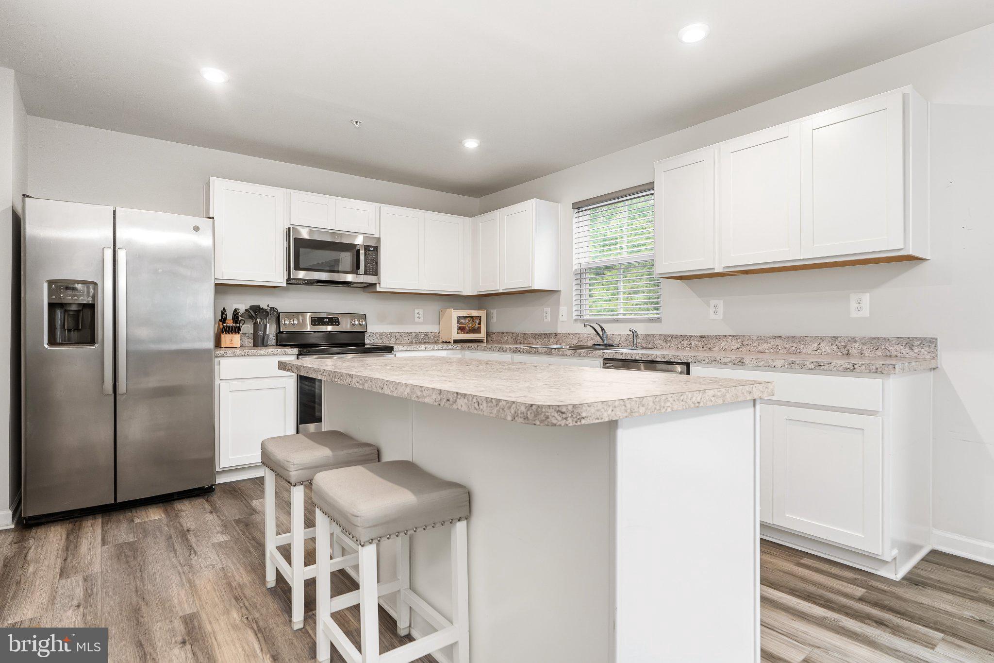 44 VIBURNUM AVENUE
