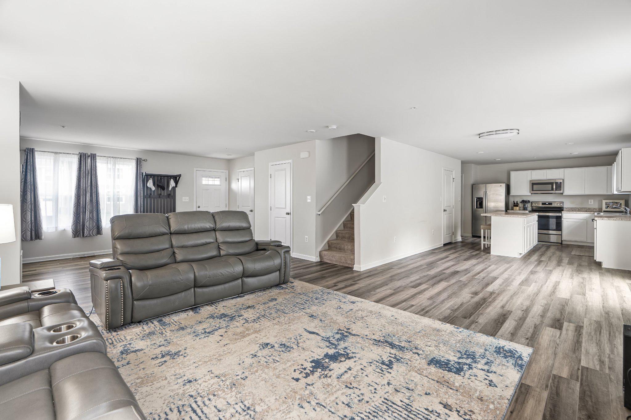 44 VIBURNUM AVENUE