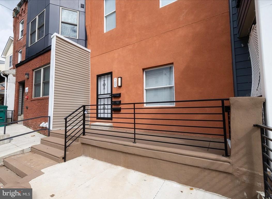 UNIVERSITY CITY - Residential Income