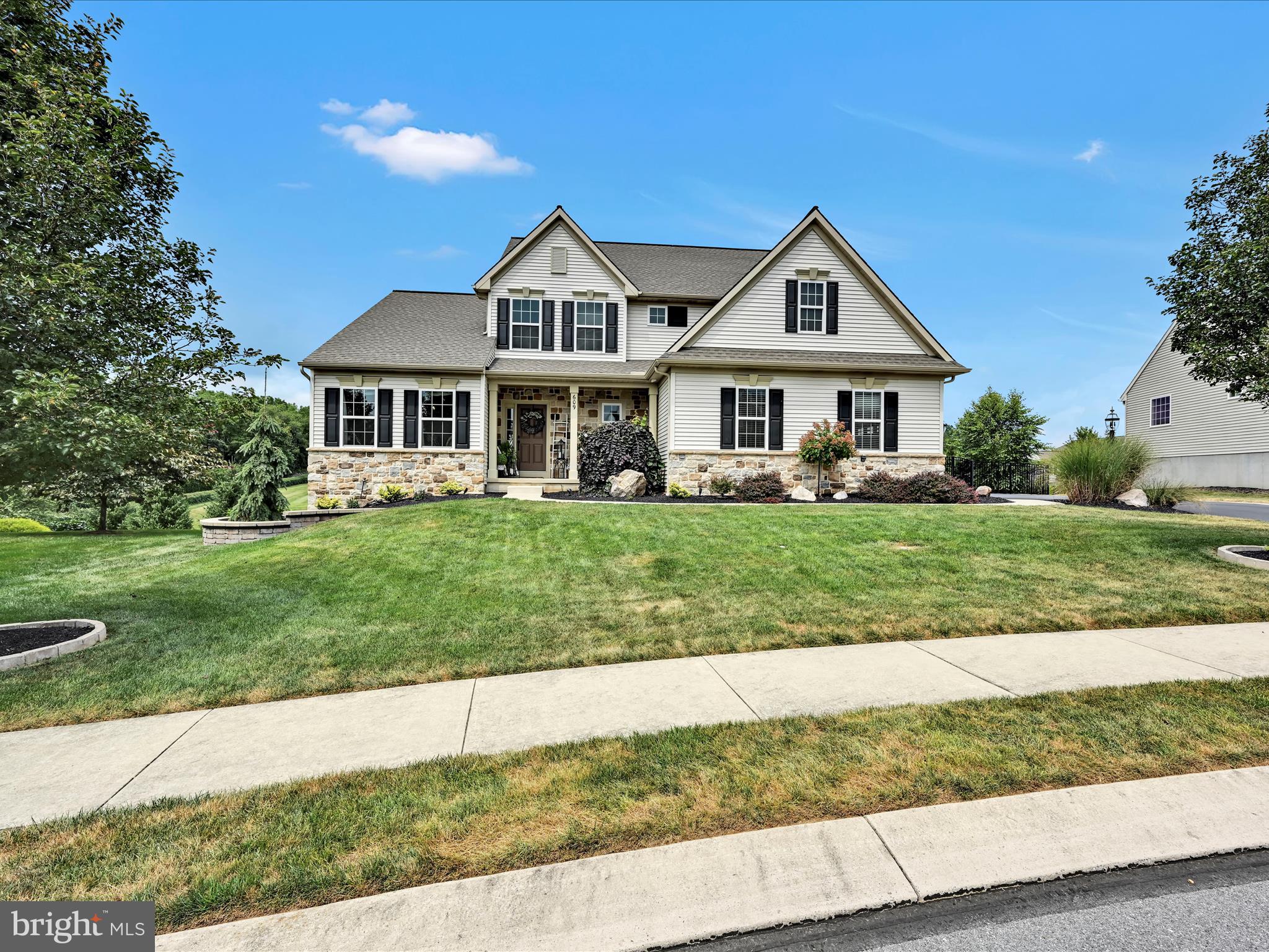 609 MEADOWVIEW DR
