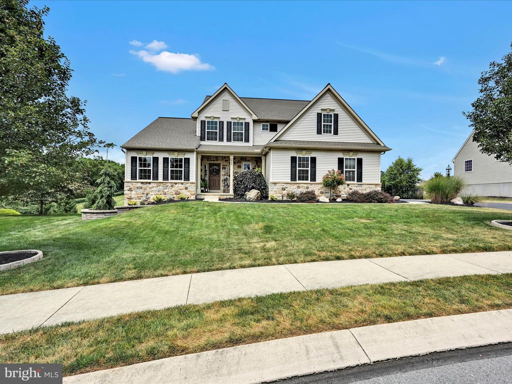 Photo of 609 Meadowview Dr, ANNVILLE, PA 17003 (MLS # PALN2022198)