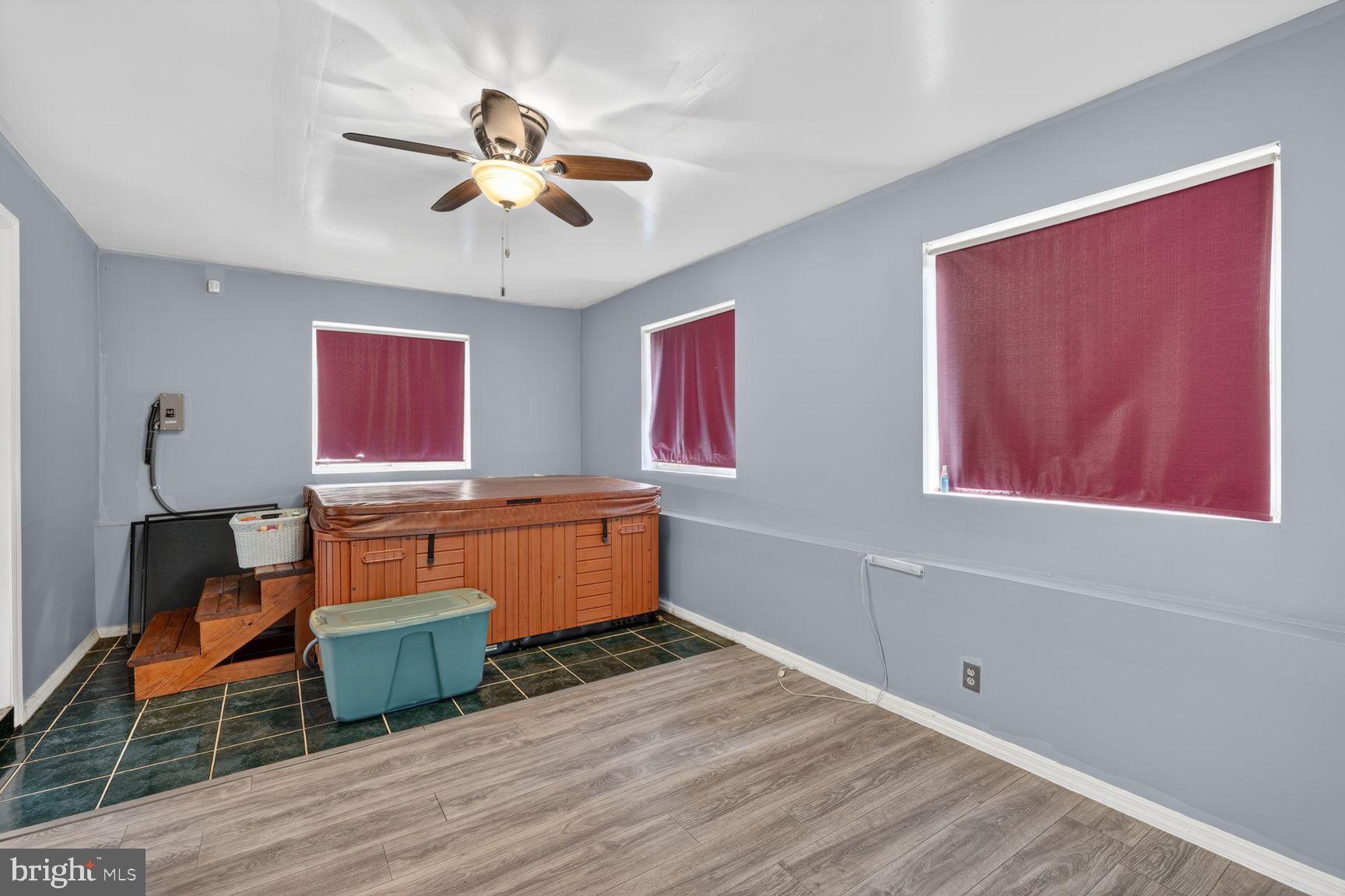 TEMPLE HILLS PARK - Residential