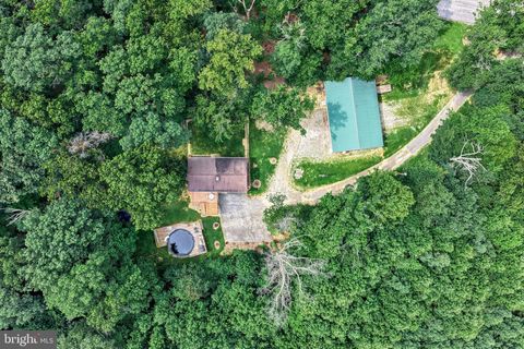 Photo of 1233 Glatco Lodge Road, HANOVER, PA 17331 (MLS # PAYK2091210)