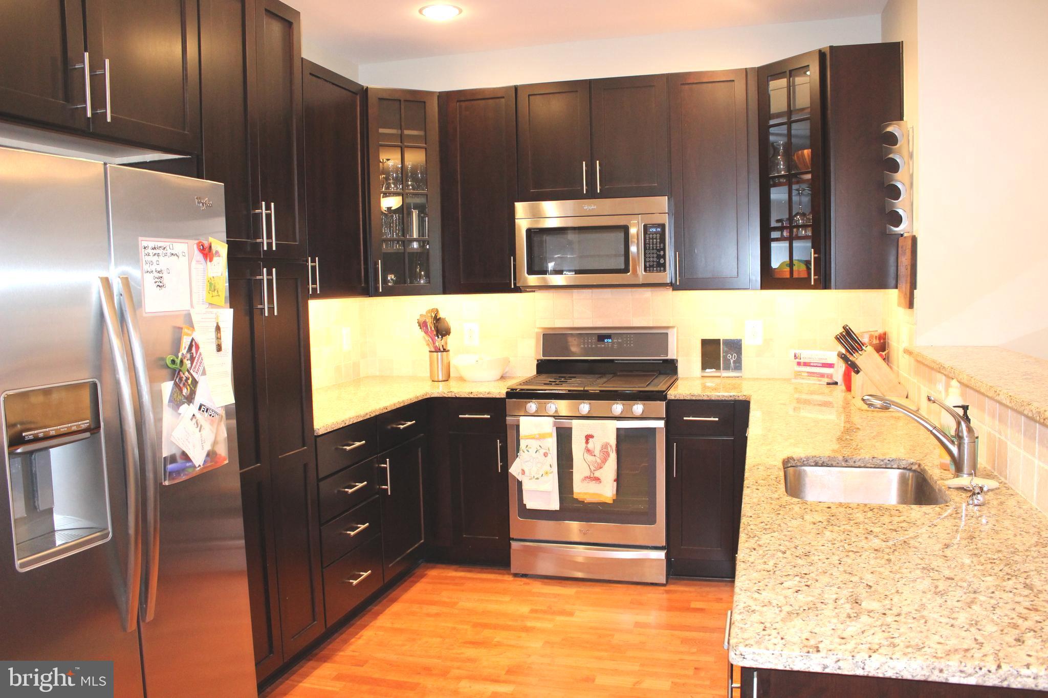 NAVAL SQUARE - Residential Lease