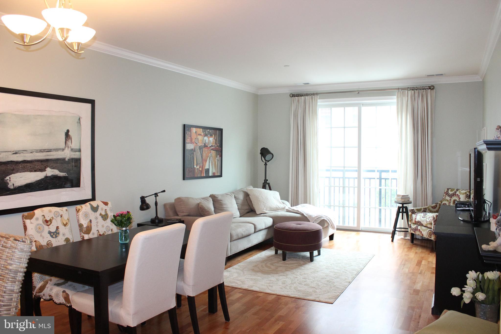 NAVAL SQUARE - Residential Lease