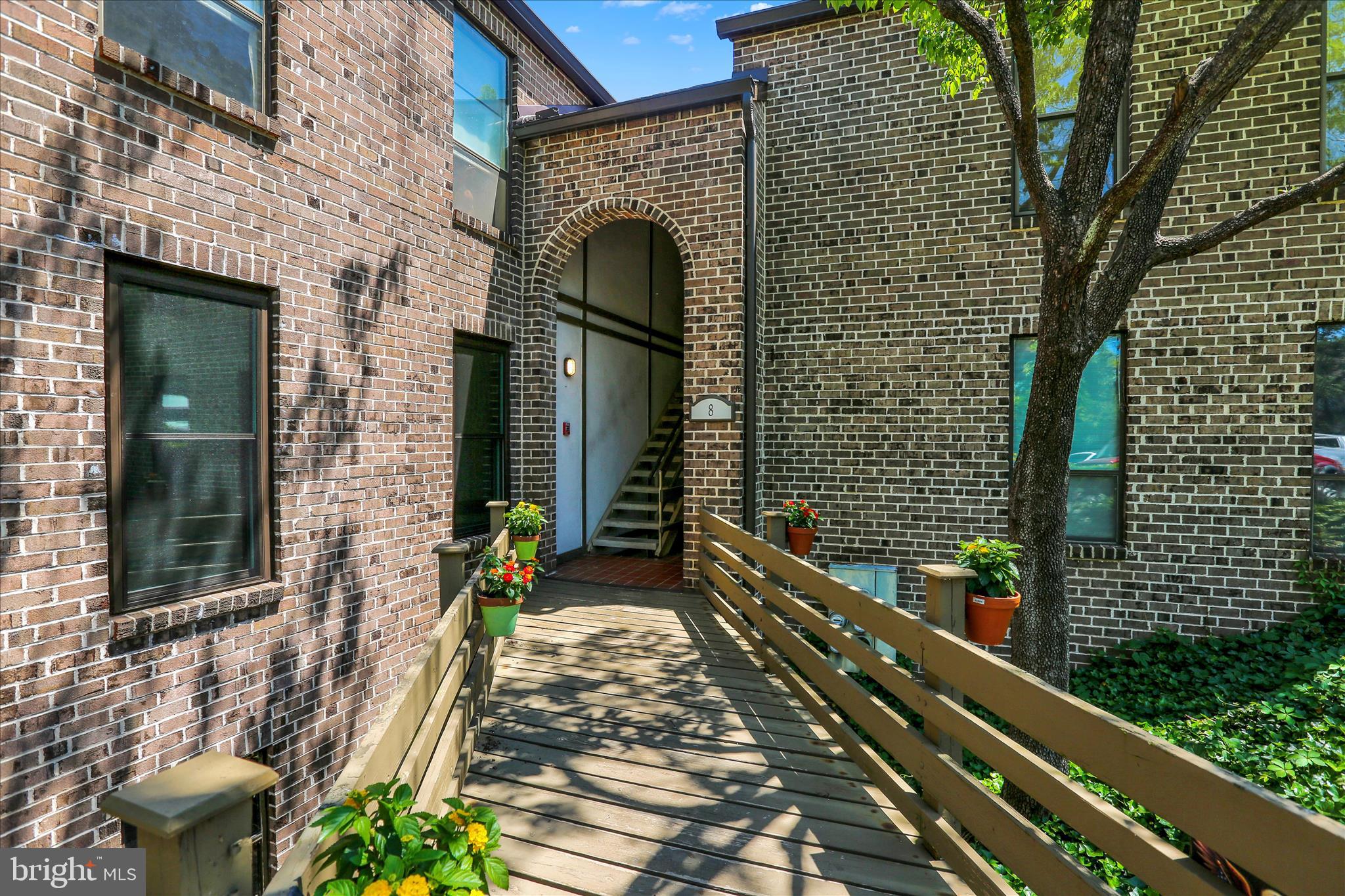 8 FAIRWAY ROAD A