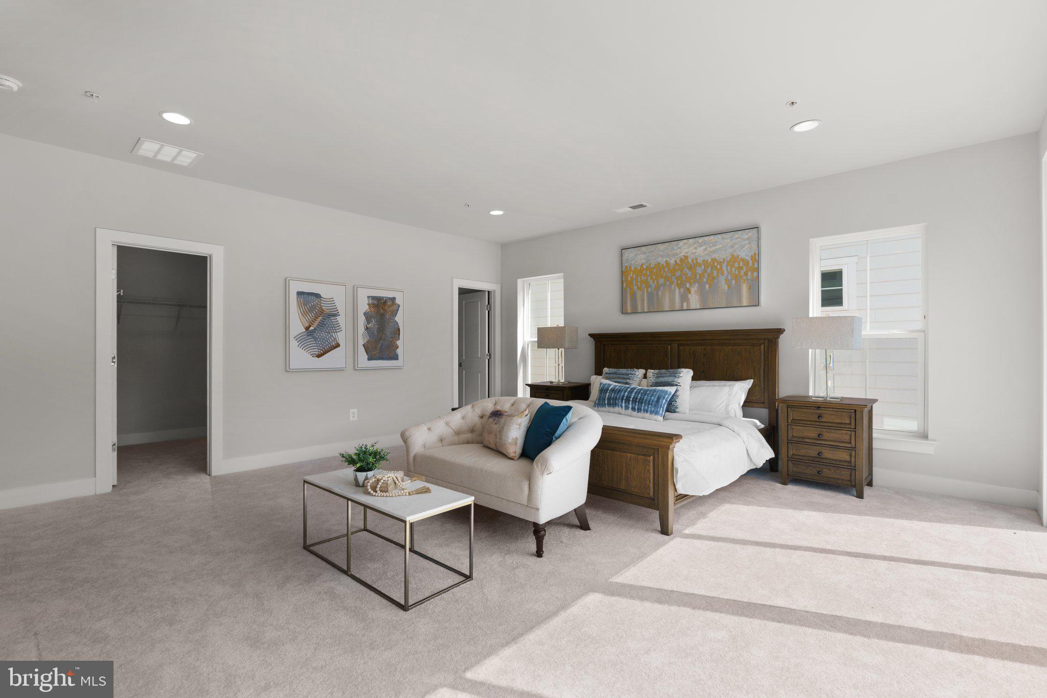 CROWN FARM - Residential