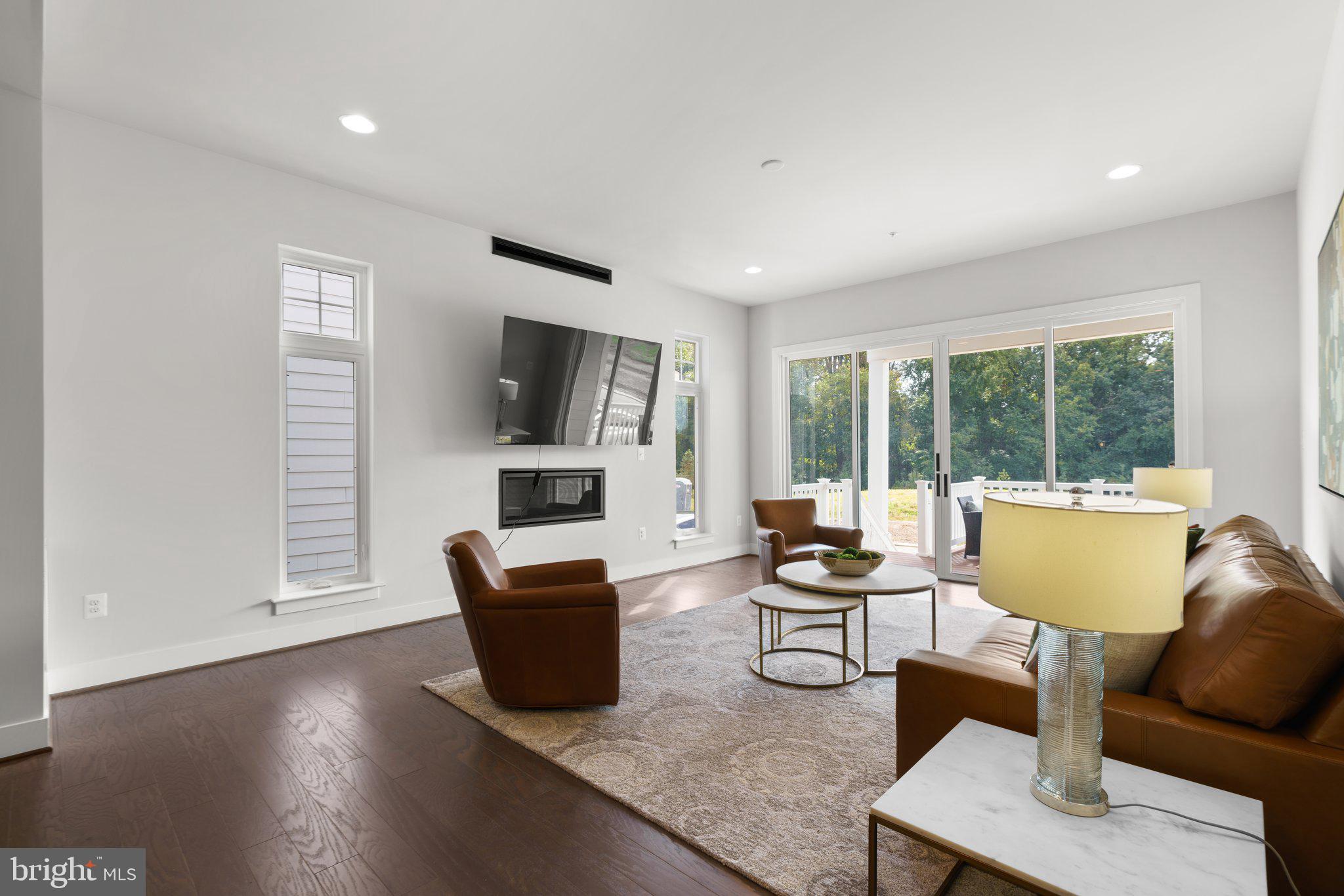 CROWN FARM - Residential