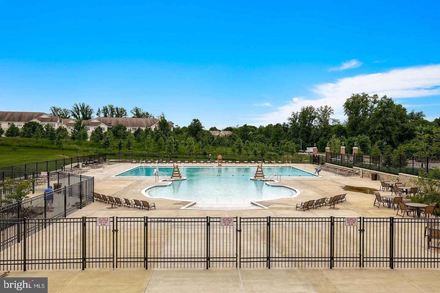 CROWN FARM - Residential