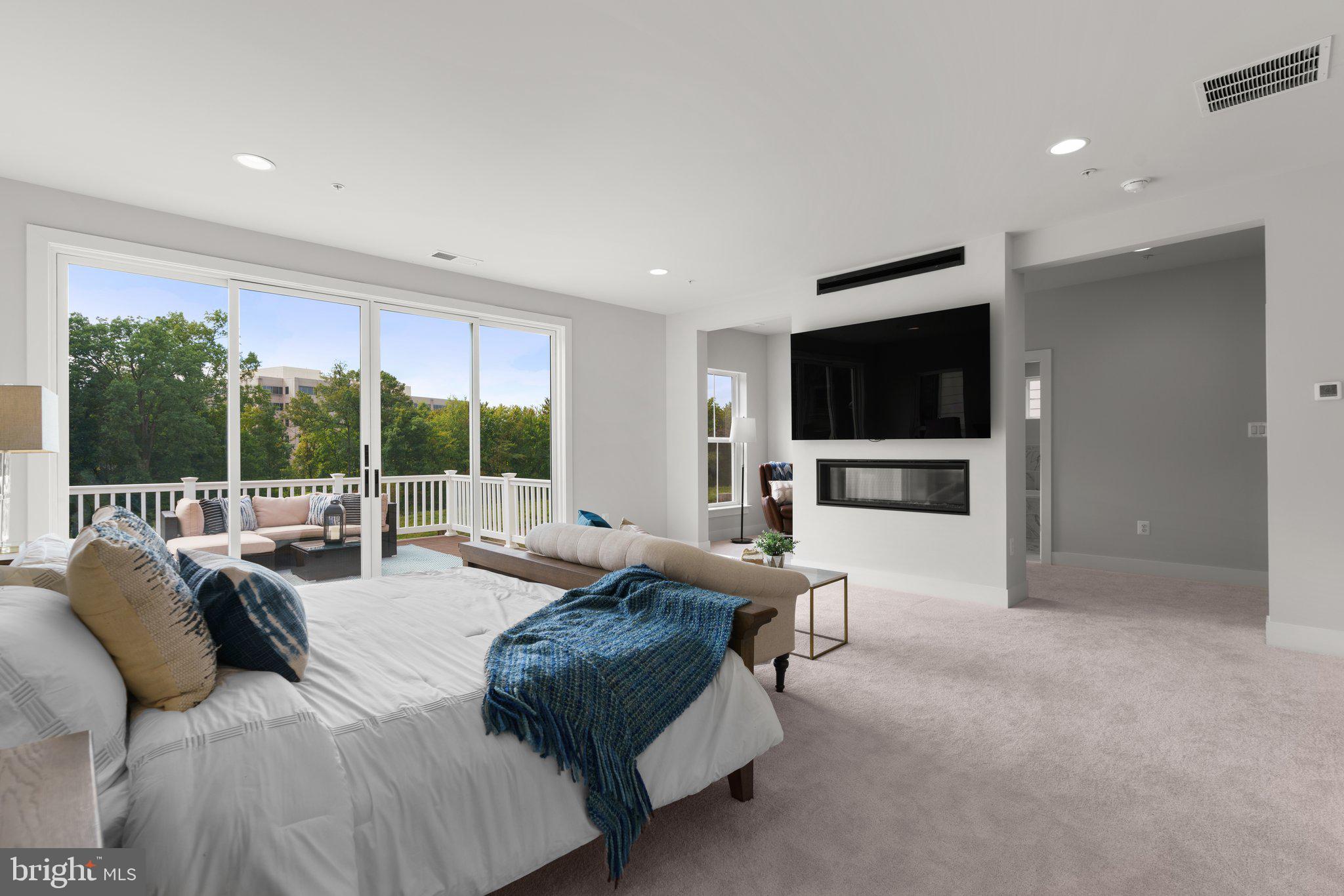 CROWN FARM - Residential