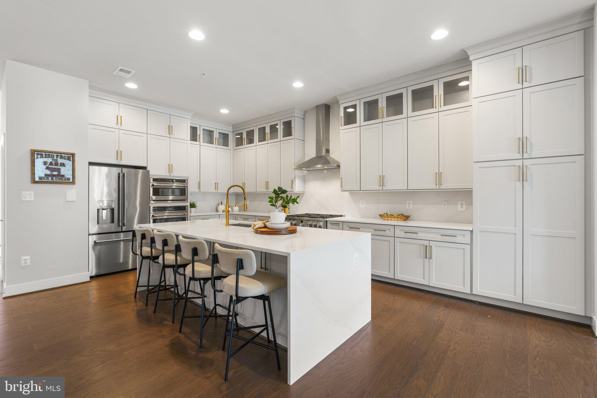 CROWN FARM - Residential