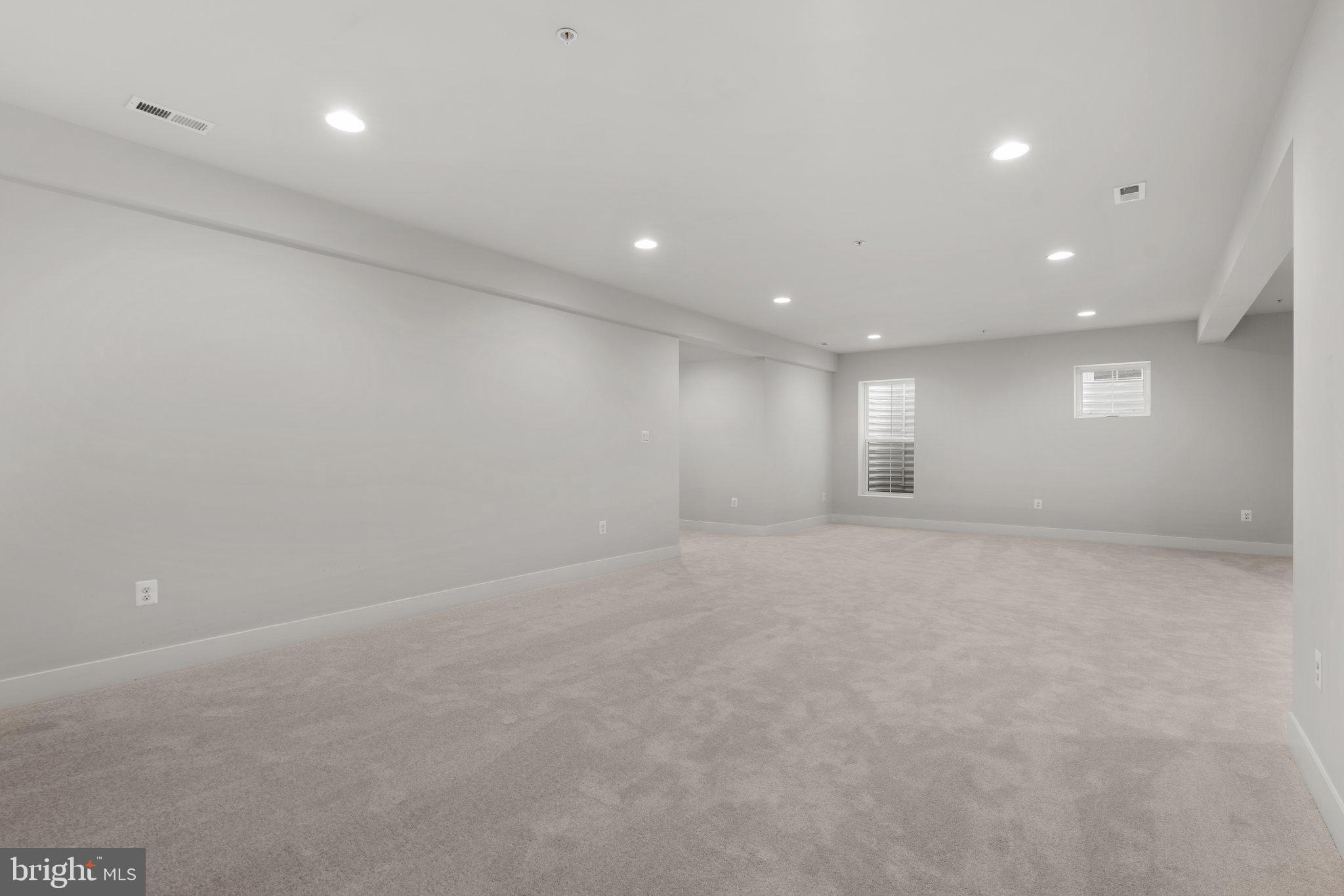 CROWN FARM - Residential