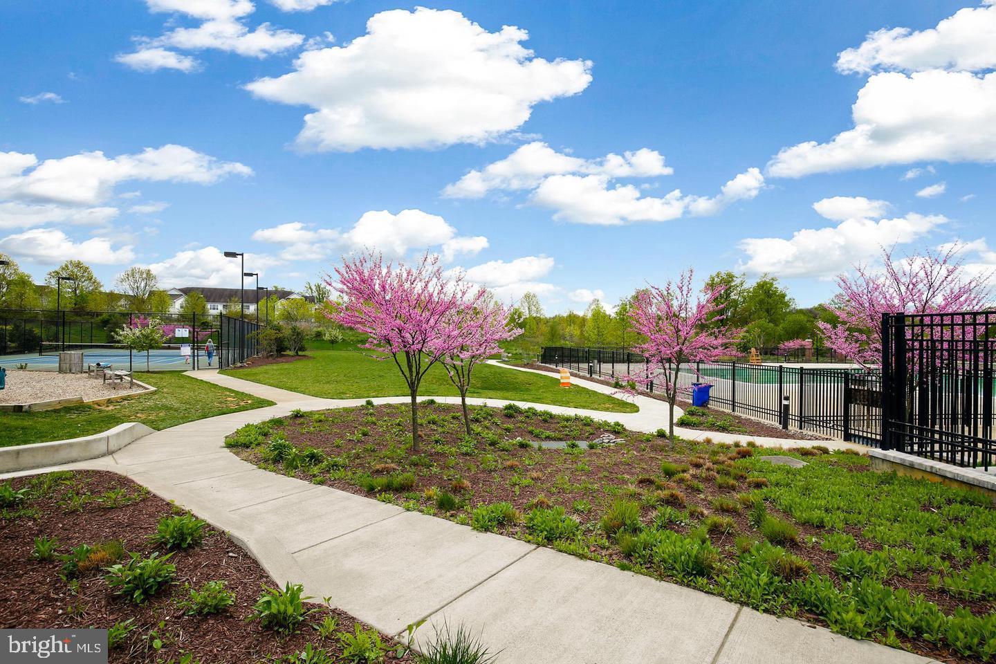 CROWN FARM - Residential