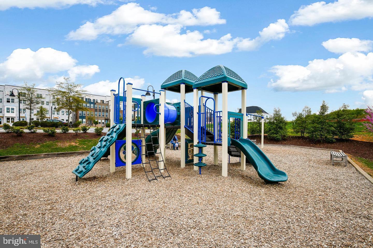 CROWN FARM - Residential