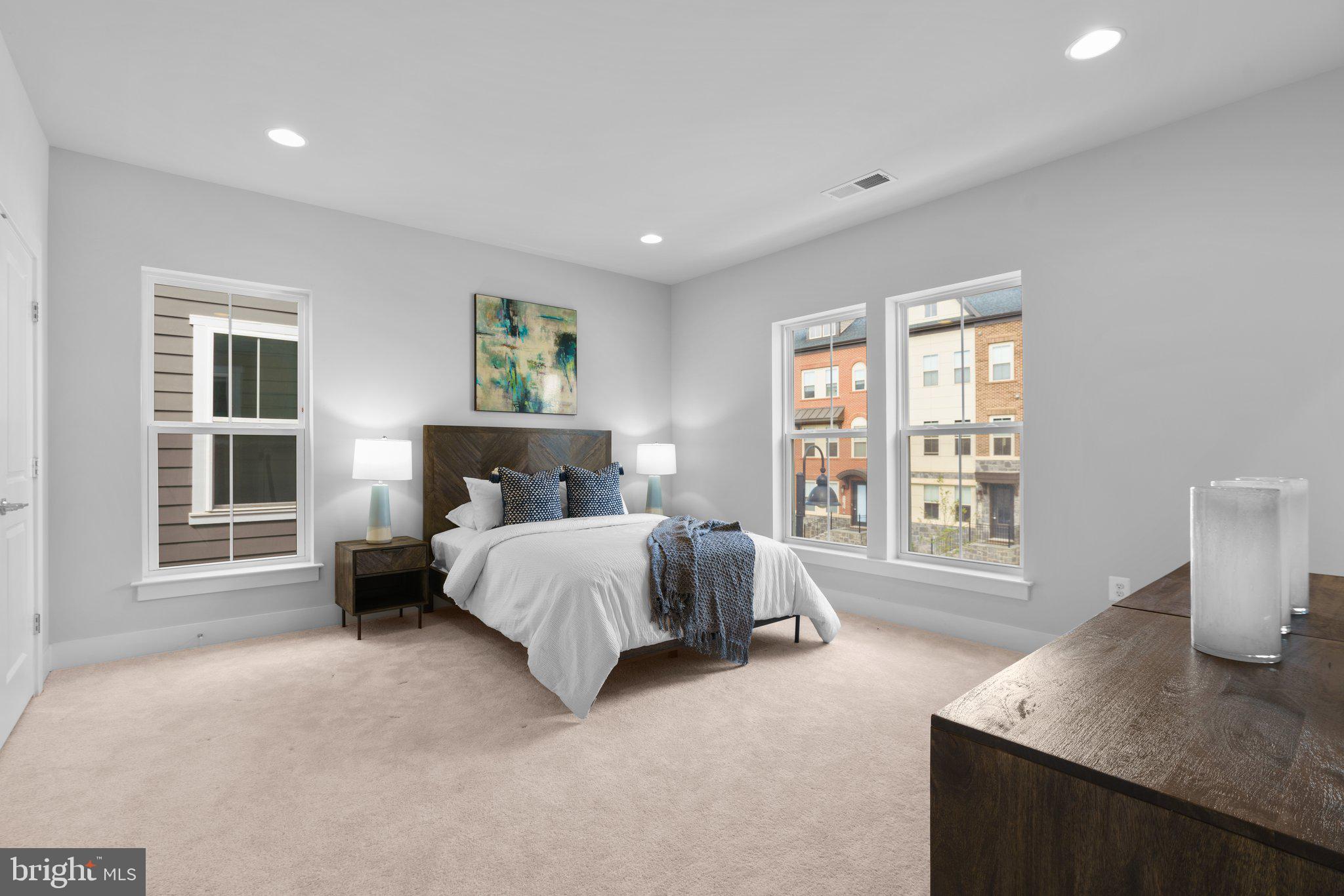 CROWN FARM - Residential