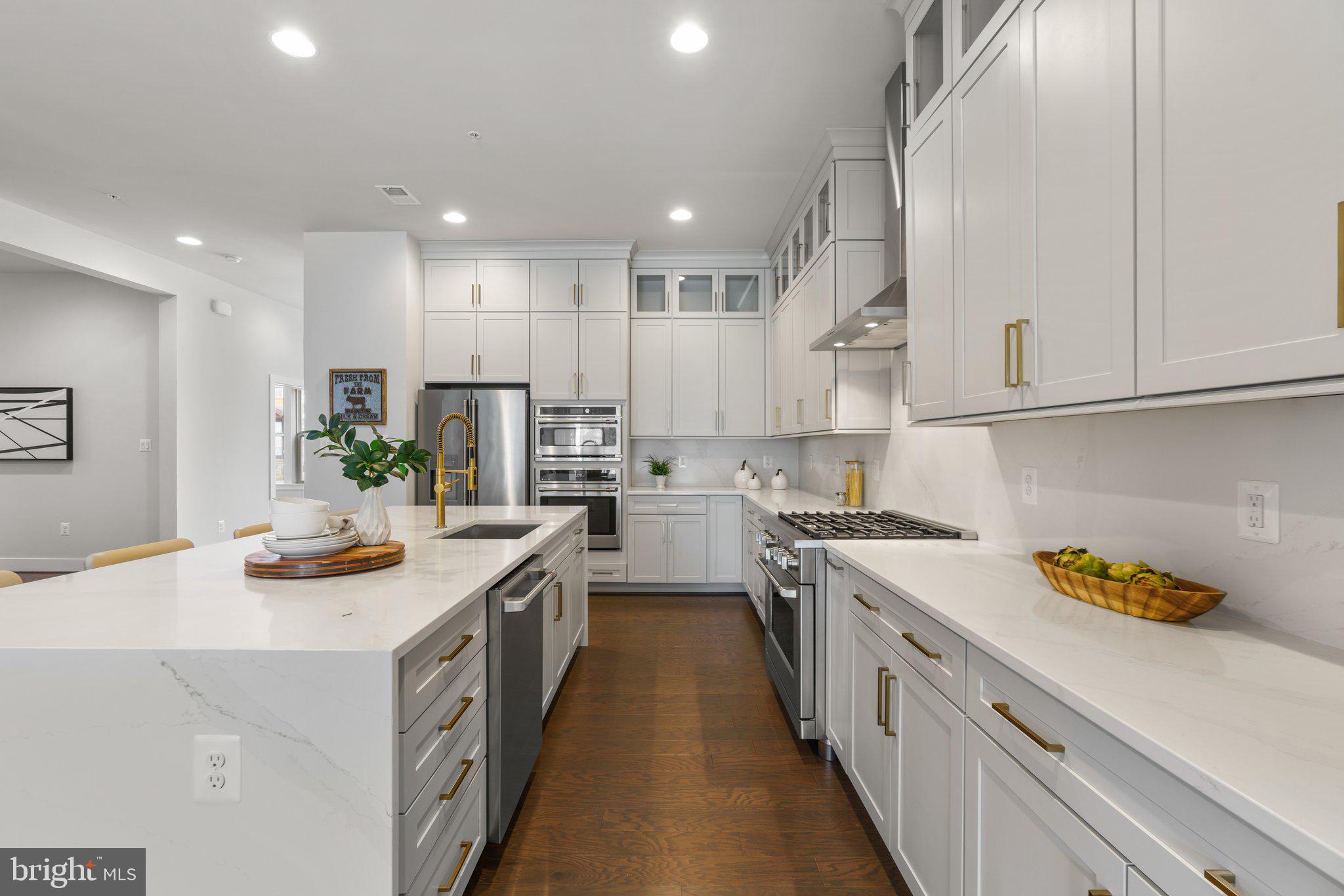 CROWN FARM - Residential