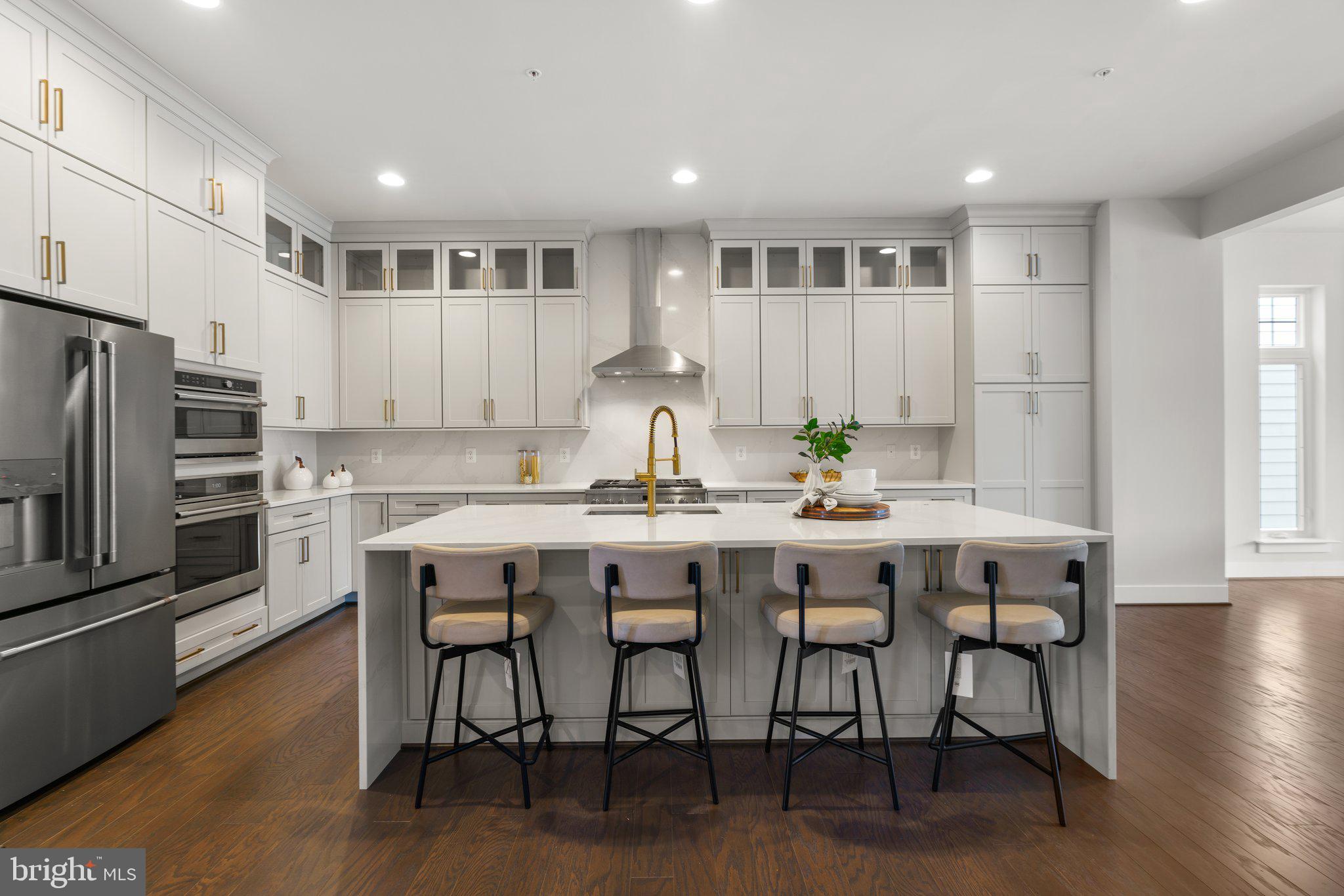 CROWN FARM - Residential