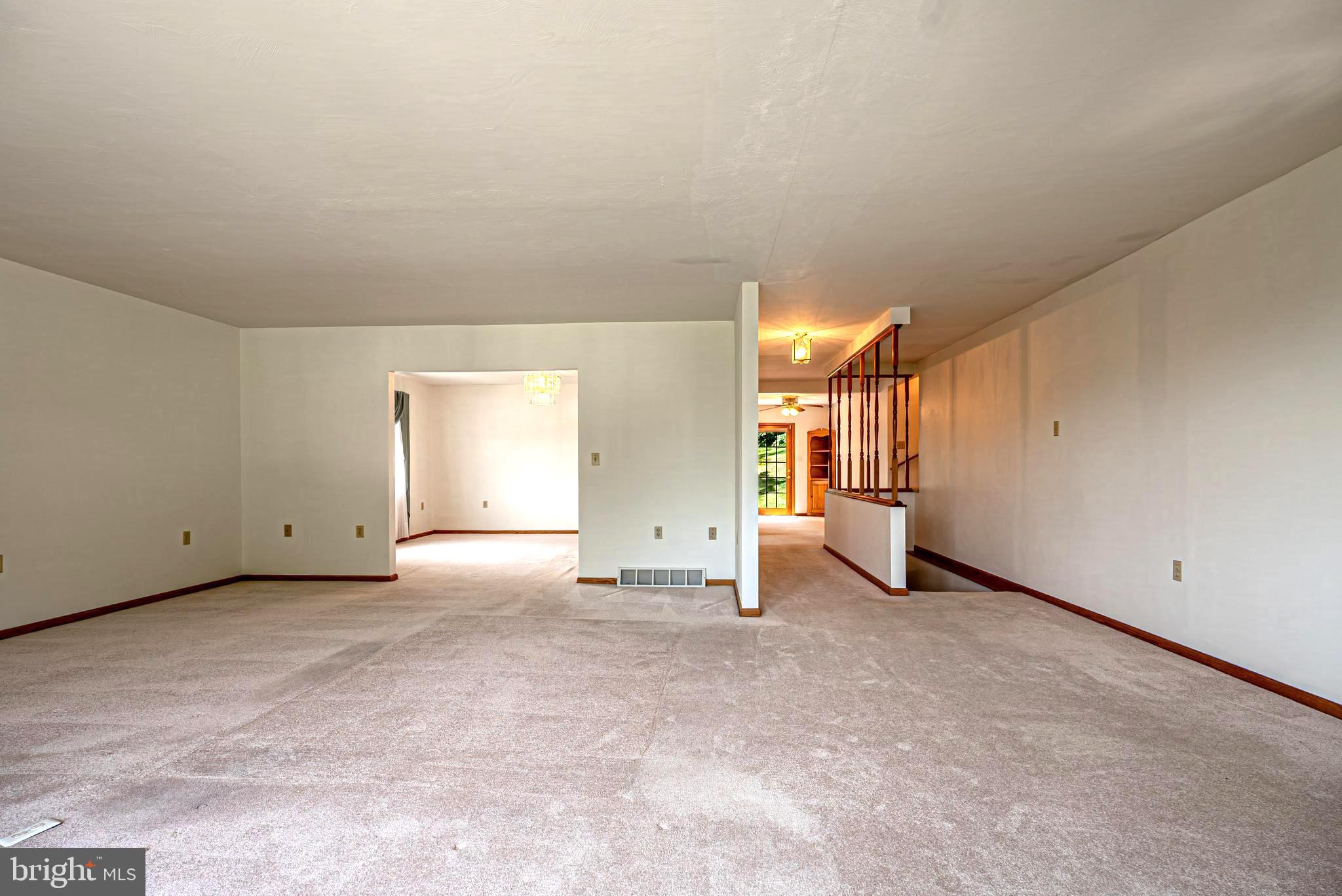 608 WELLINGTON LANE