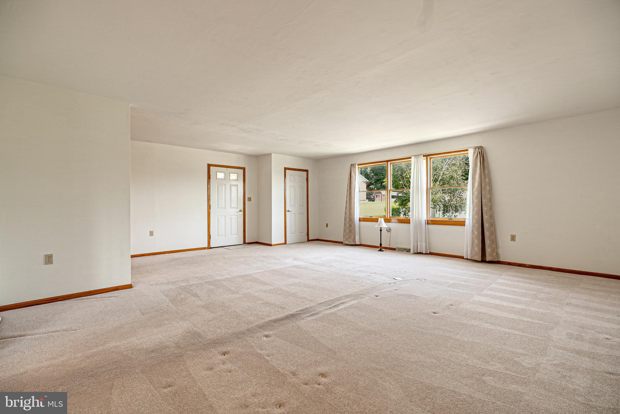 608 WELLINGTON LANE