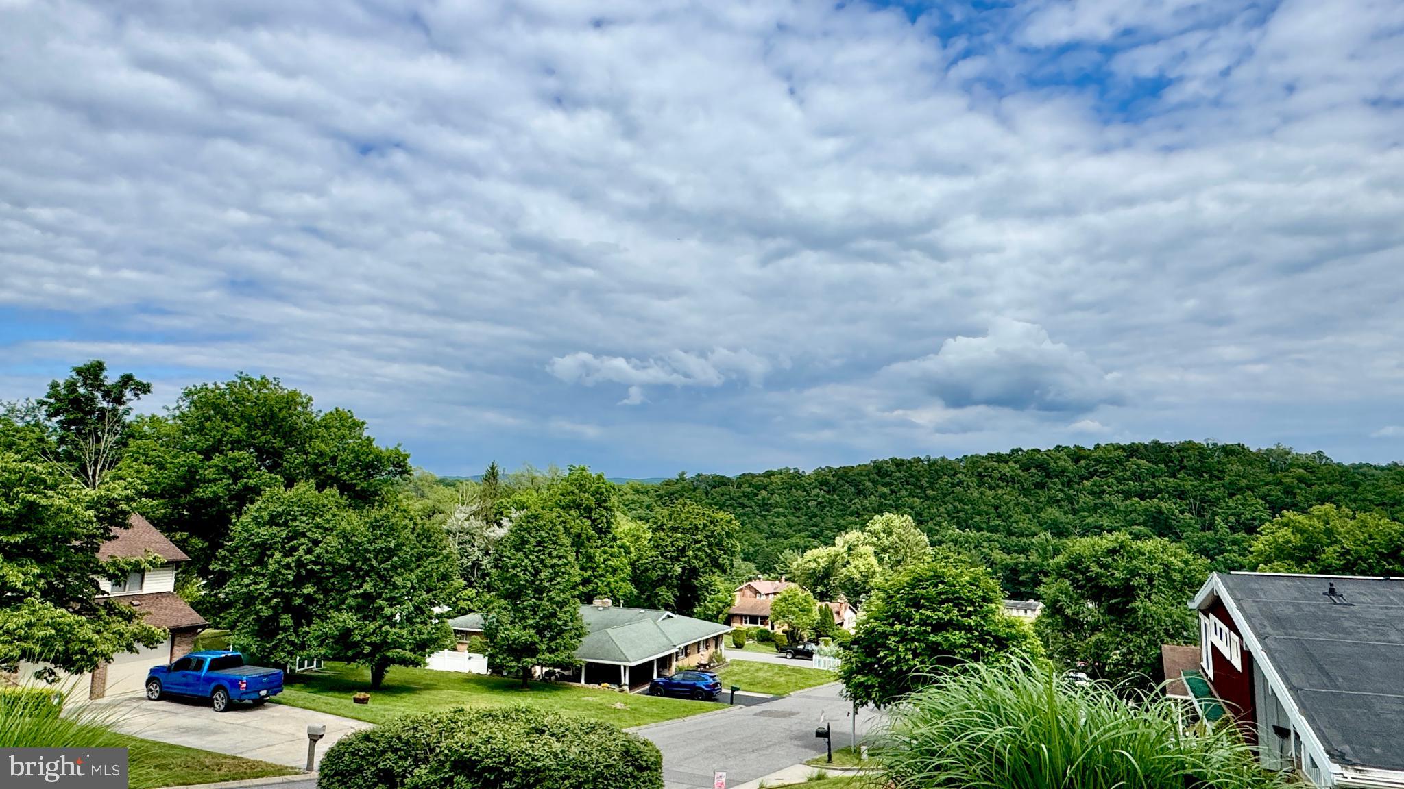 608 WELLINGTON LANE