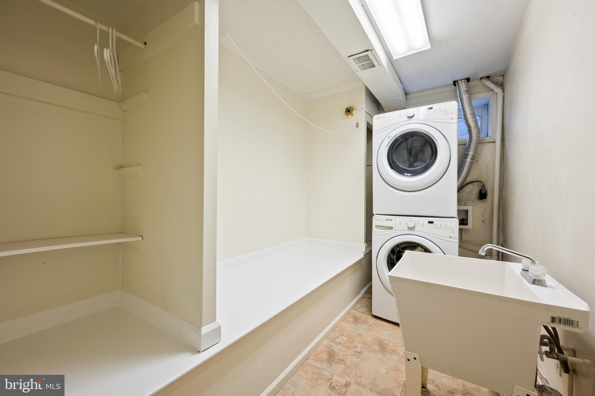 WESTWOOD - Residential Lease