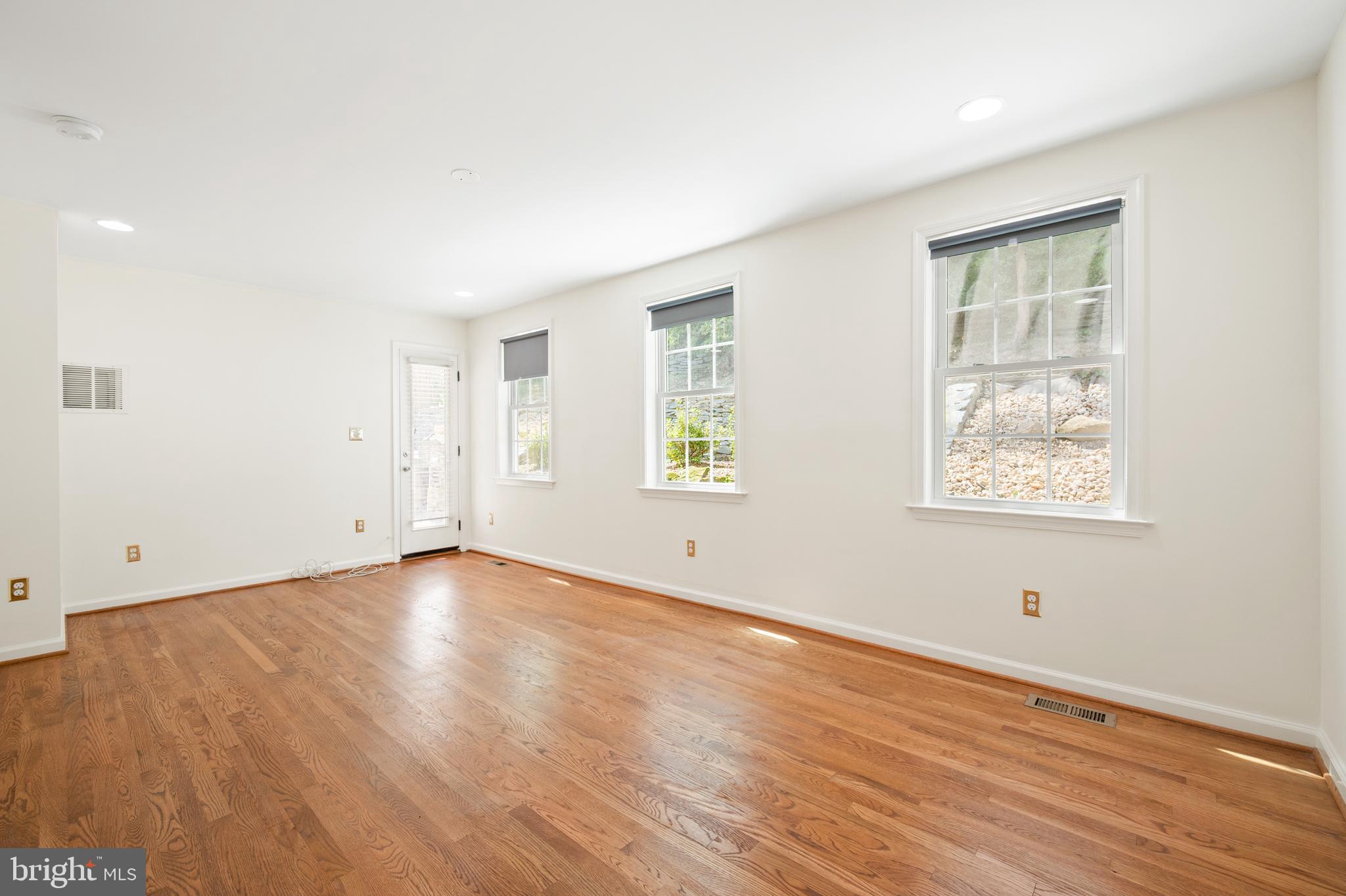 WESTWOOD - Residential Lease