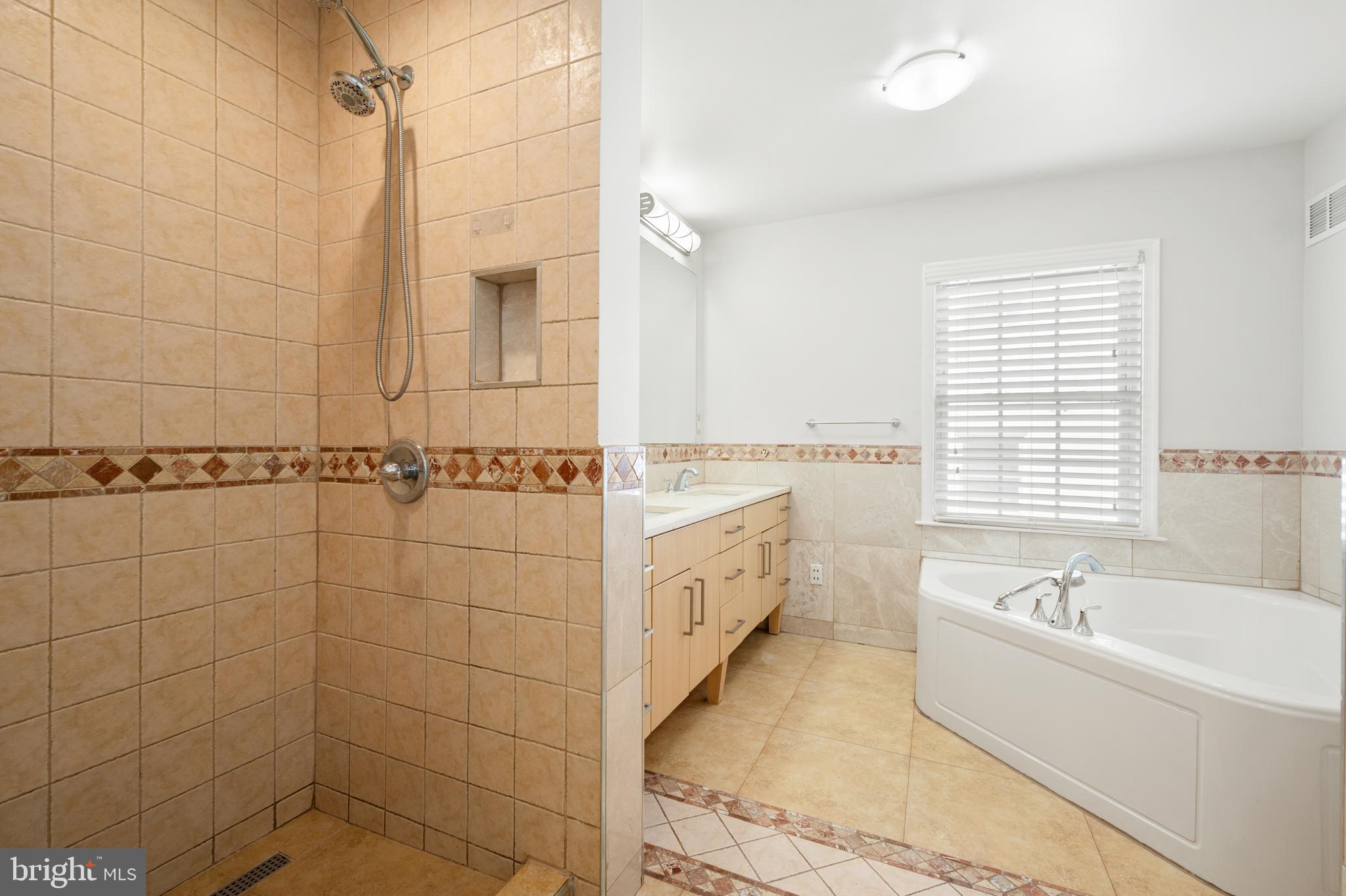 WESTWOOD - Residential Lease