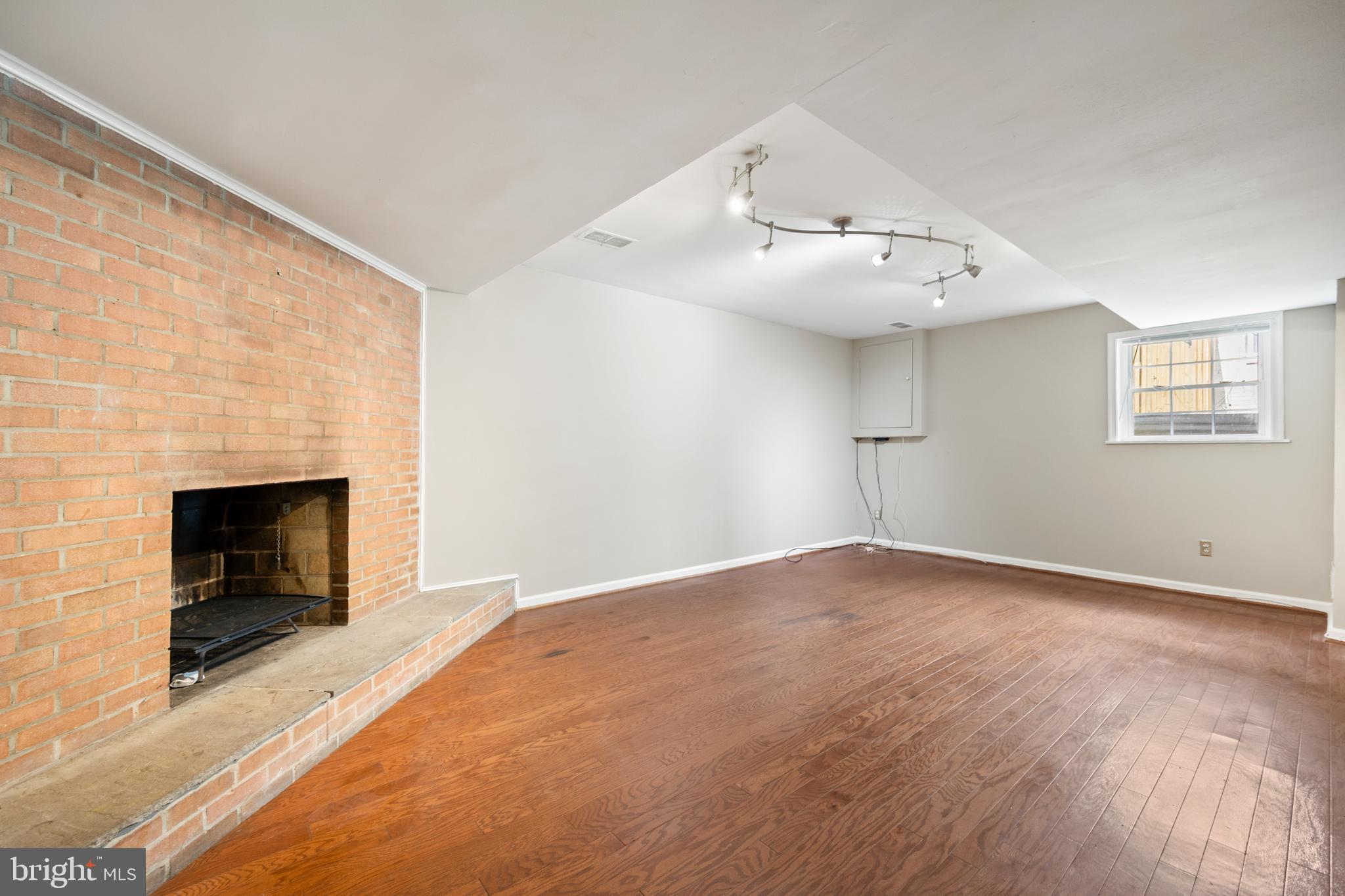 WESTWOOD - Residential Lease