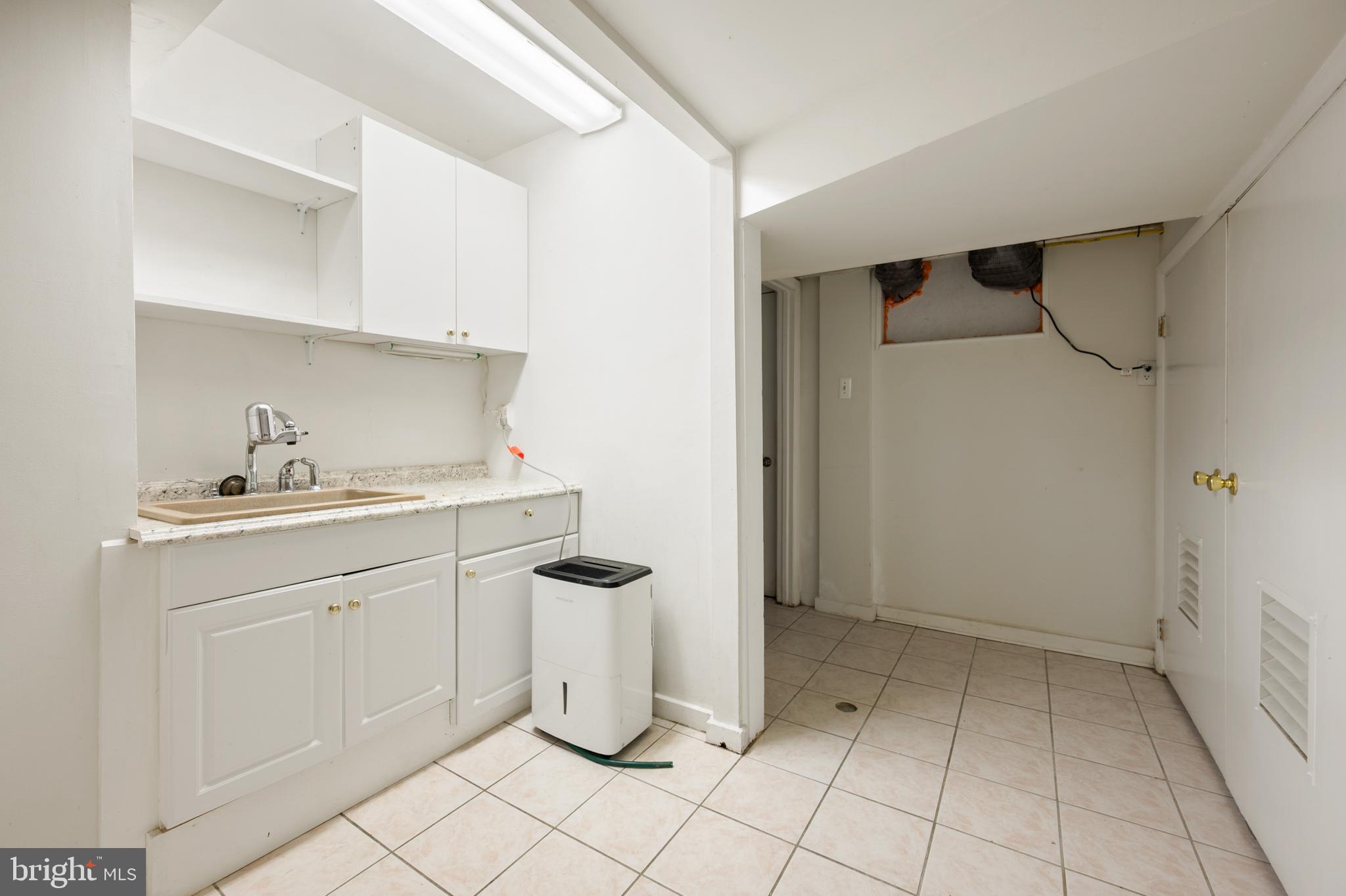 WESTWOOD - Residential Lease