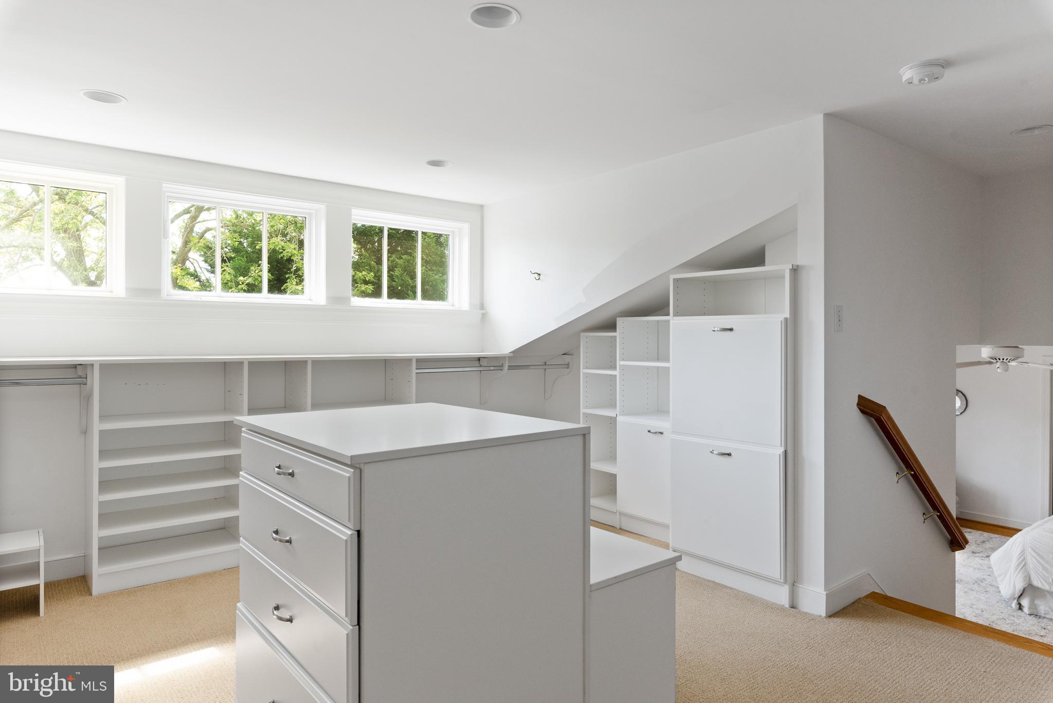 WILD ROSE SHORES - Residential