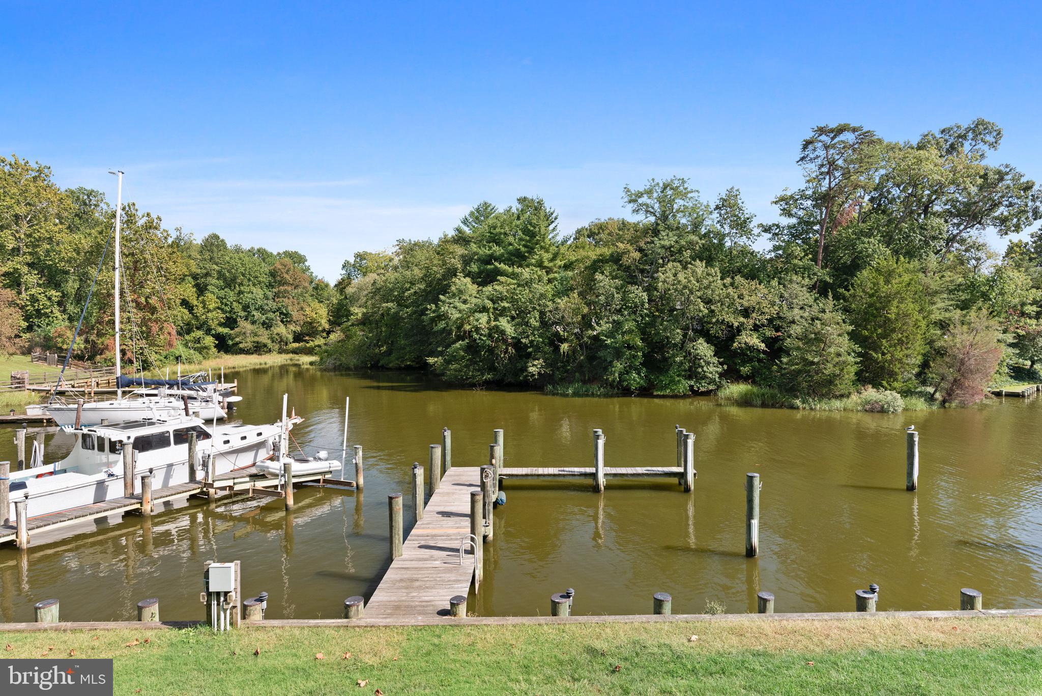 WILD ROSE SHORES - Residential