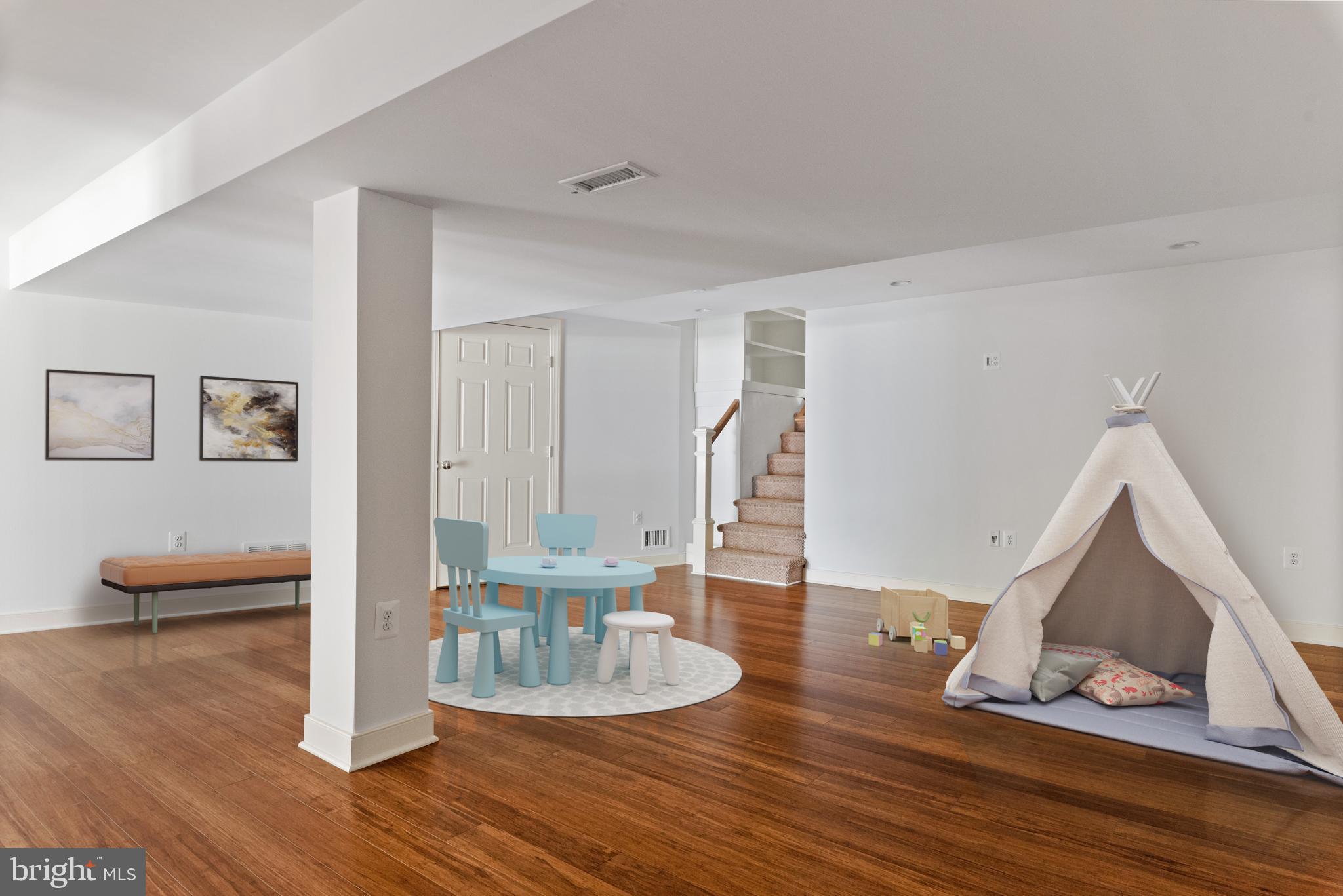 WILD ROSE SHORES - Residential