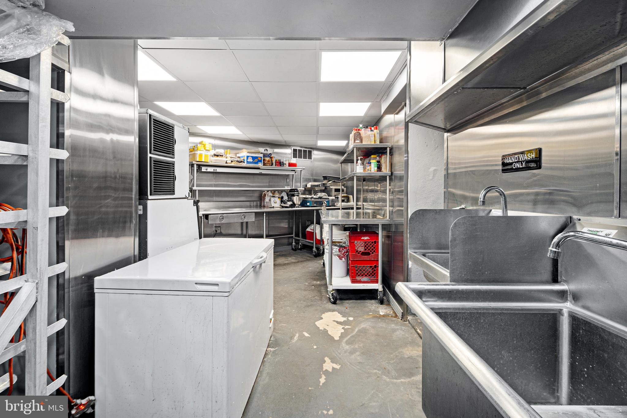 LOWER MOYAMENSING - Commercial Sale