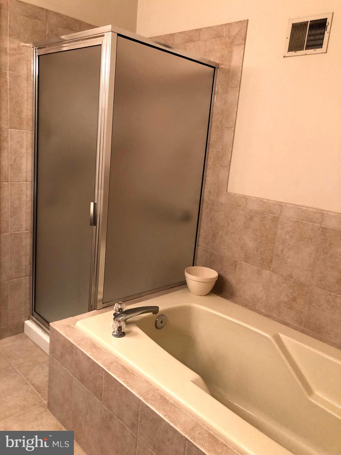 LIFESTYLE AT SULLY STATION - Residential