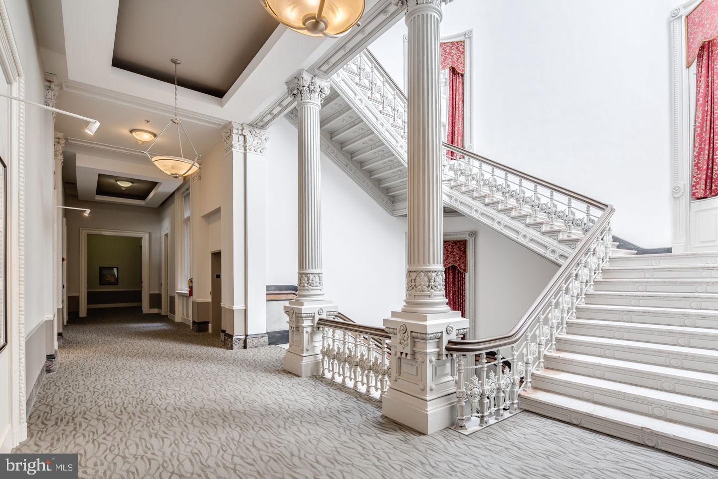 WASHINGTON SQ WEST - Residential