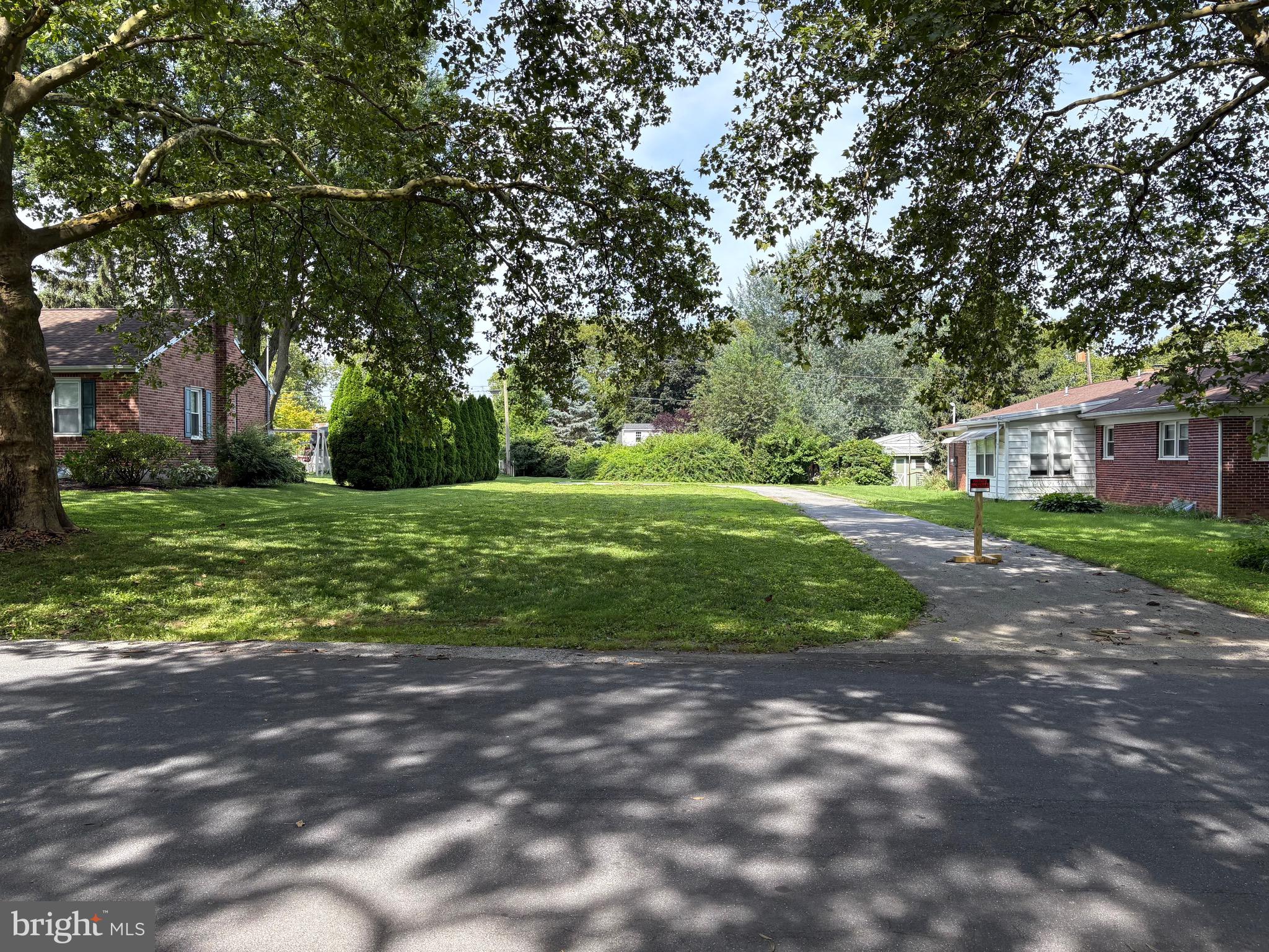 Beautiful quarter acre lot available in York Suburban School District. All utilities are ready to be hooked up as there was a house previously there. Public water, sewer, electric, and natural gas are available. Mature trees and driveway are already there as well. Just bring your dream home plans!
No sign on property