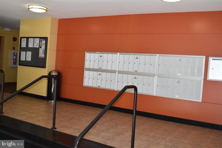 EOS TWENTY-ONE - Residential Lease