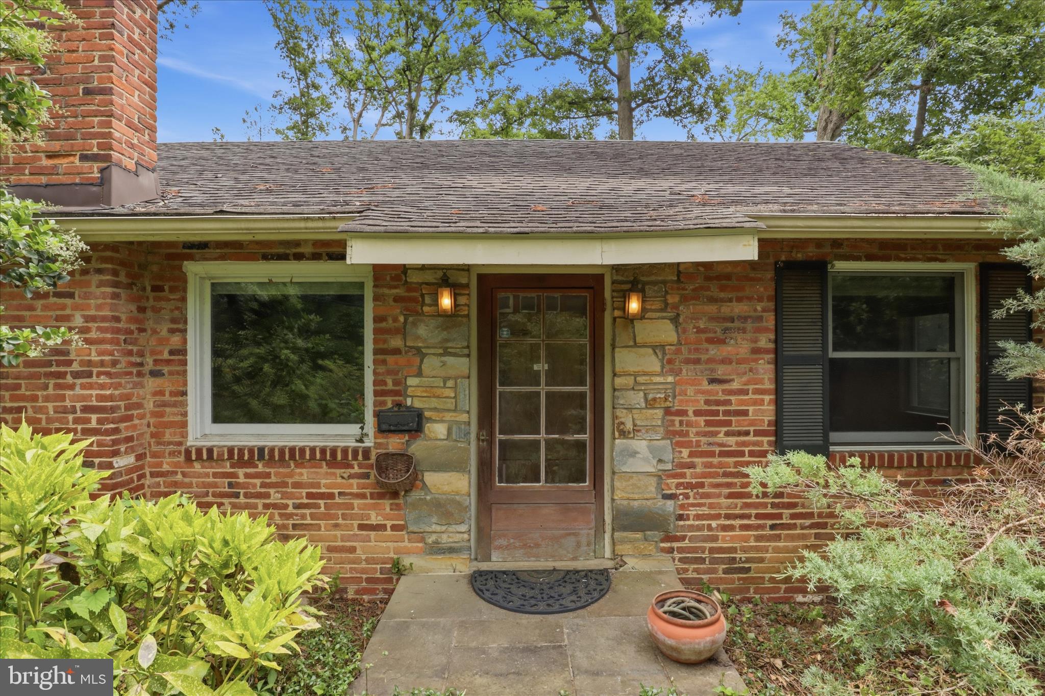 7613 FORT HUNT ROAD